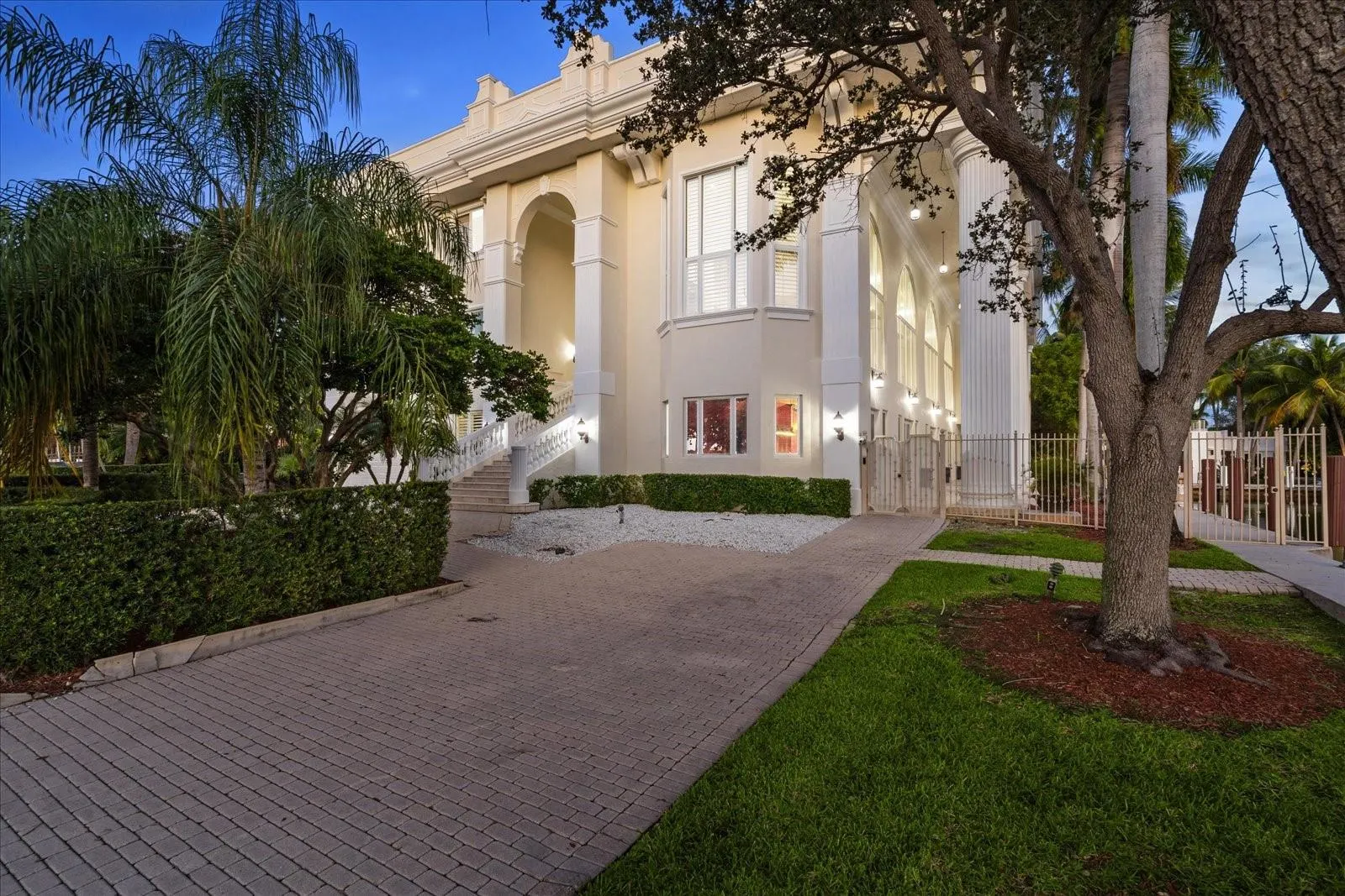 414 RIVIERA ISLE