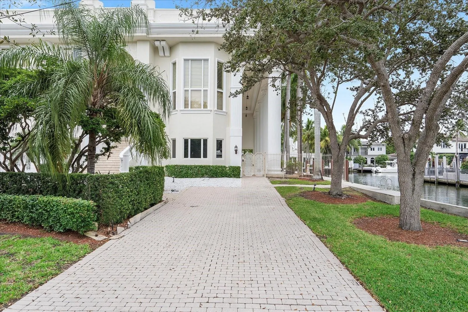 414 RIVIERA ISLE