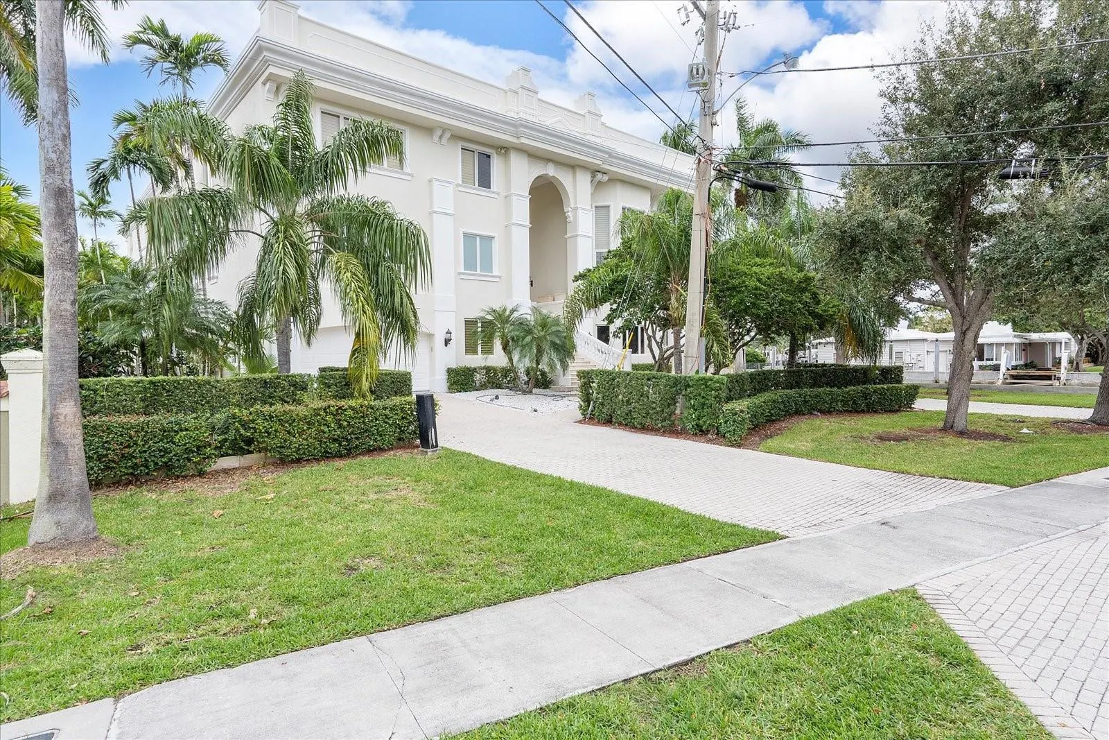 414 RIVIERA ISLE