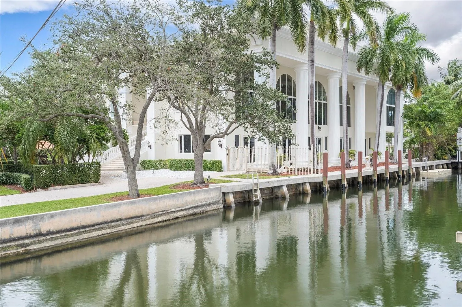 414 RIVIERA ISLE