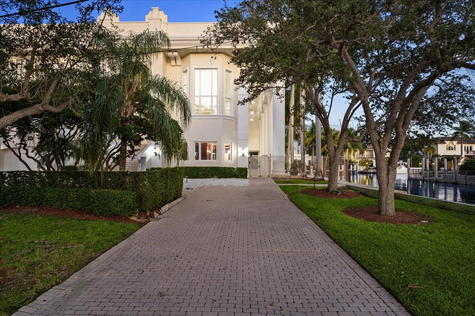 414 RIVIERA ISLE