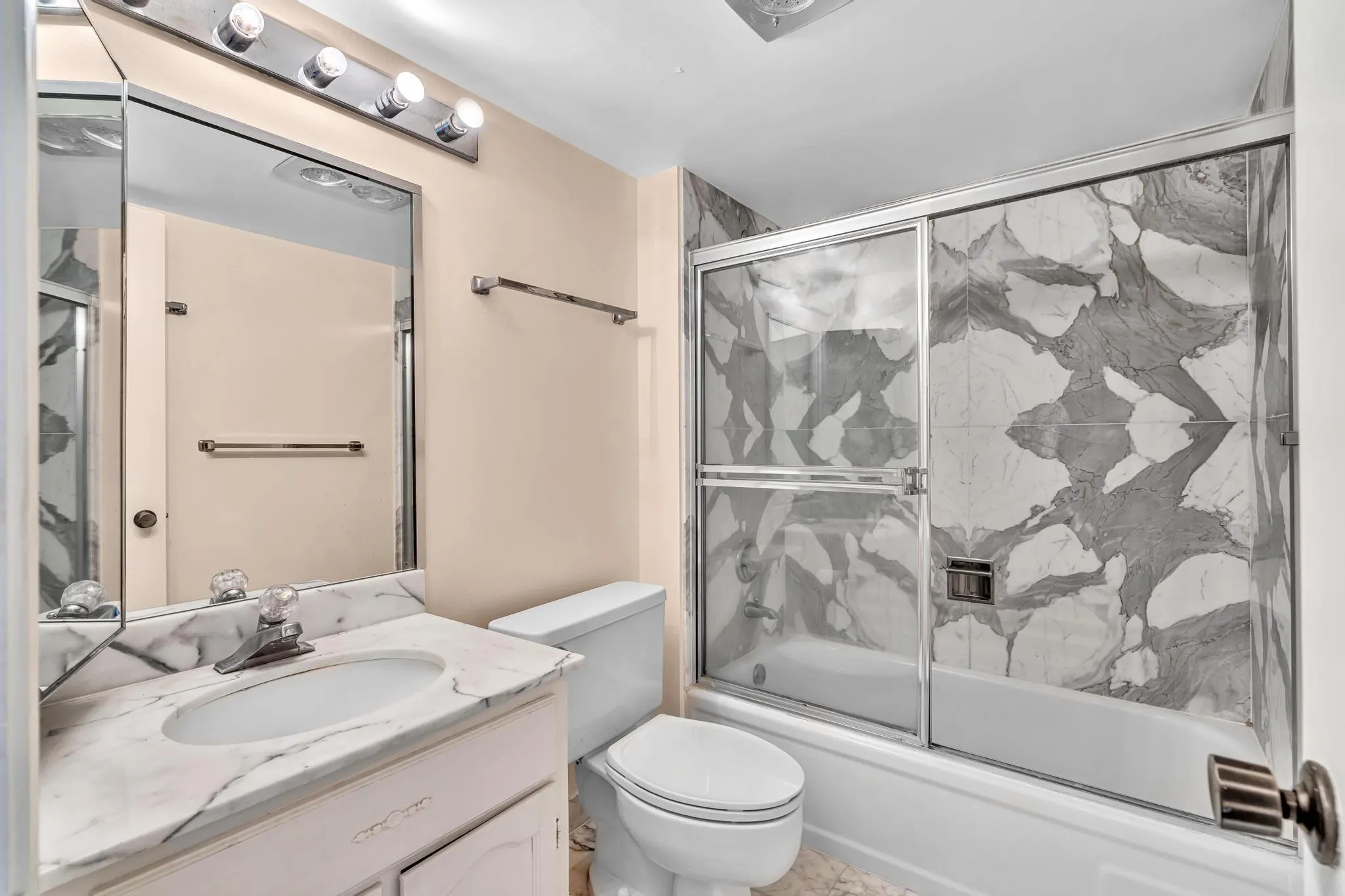 1370 S Ocean Blvd, #1107