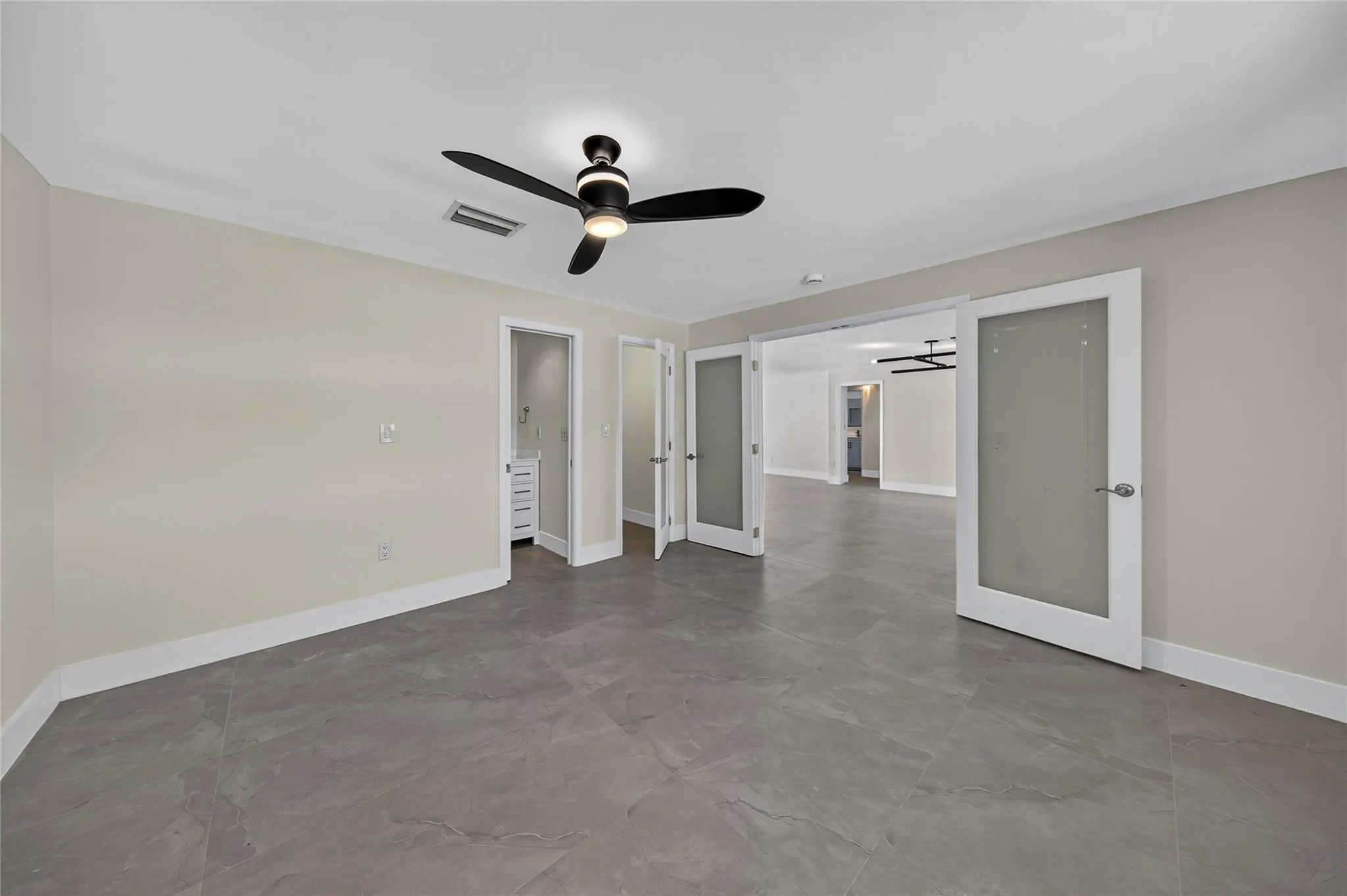 1461 NE 57th Ct