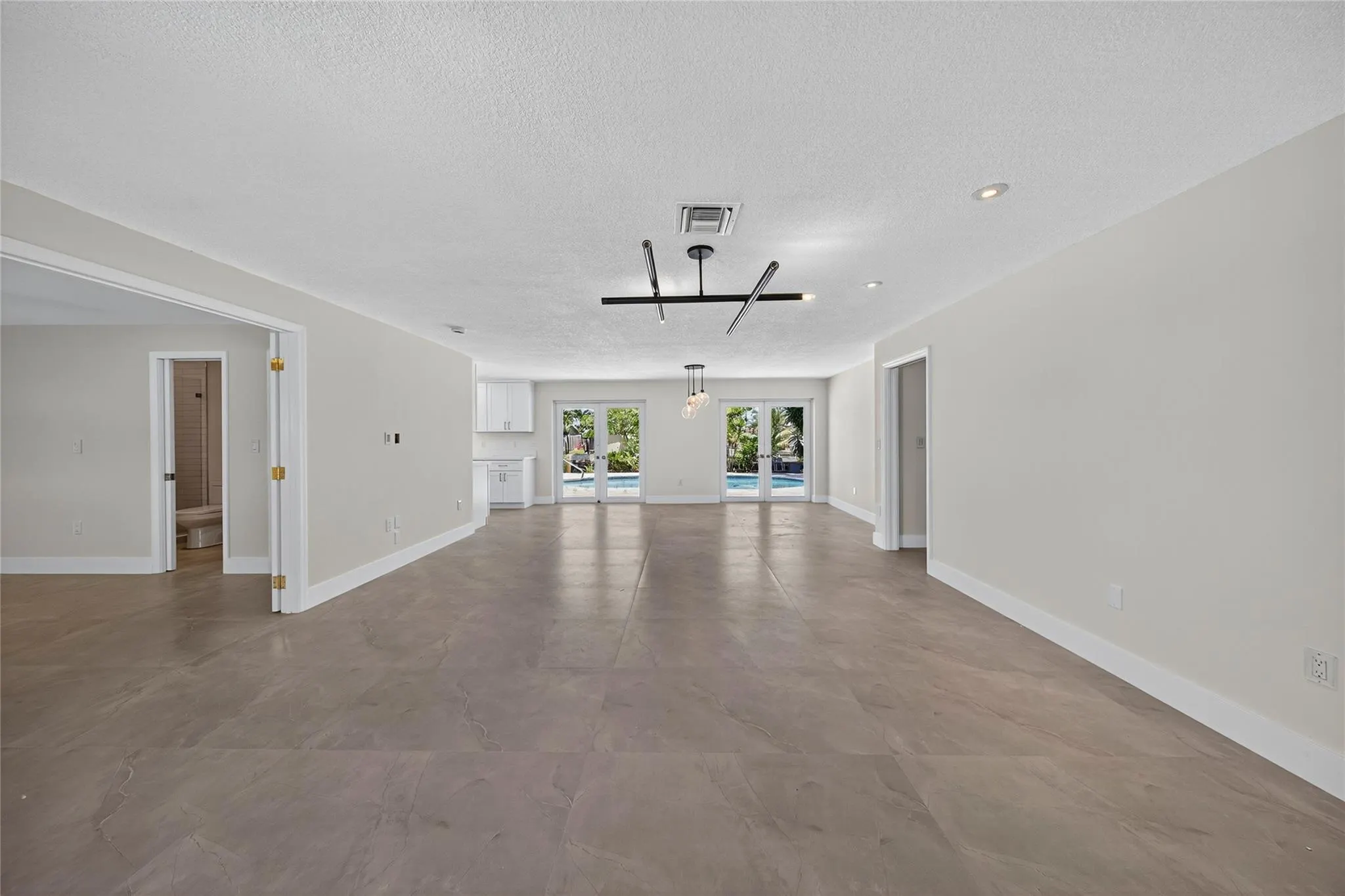 1461 NE 57th Ct