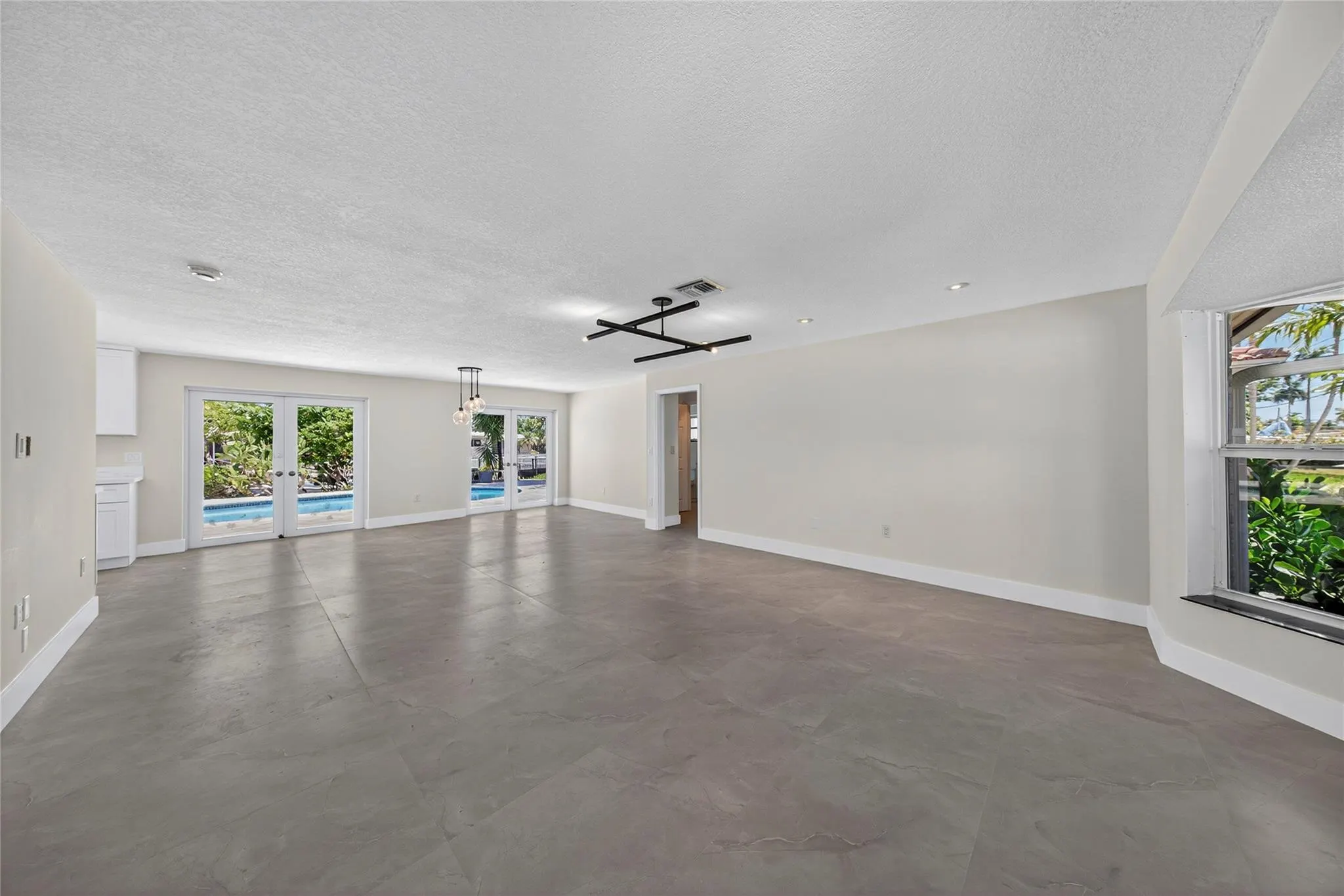 1461 NE 57th Ct