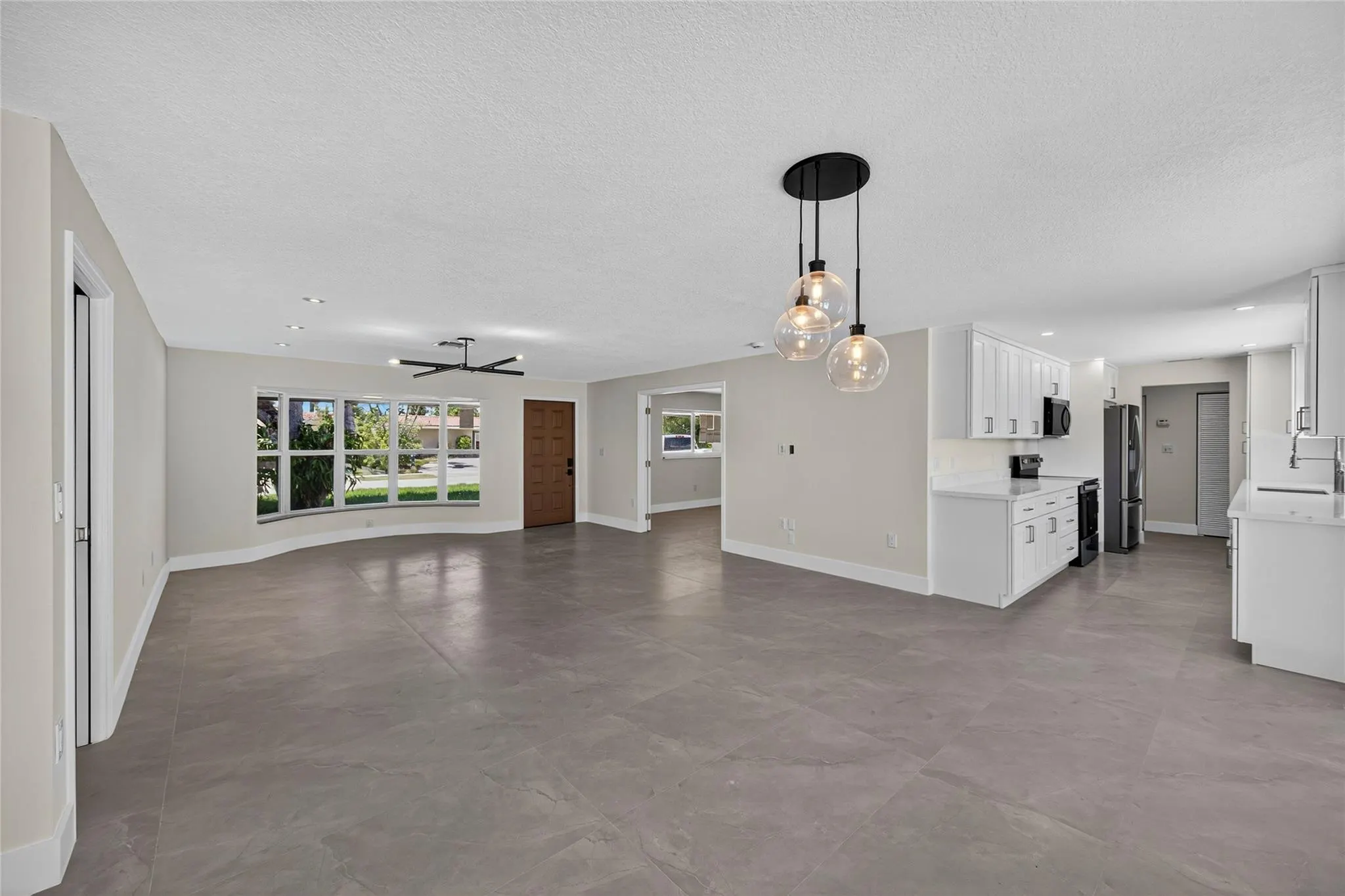 1461 NE 57th Ct