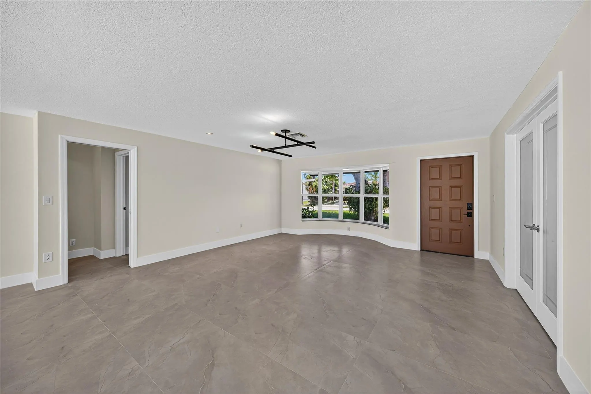 1461 NE 57th Ct