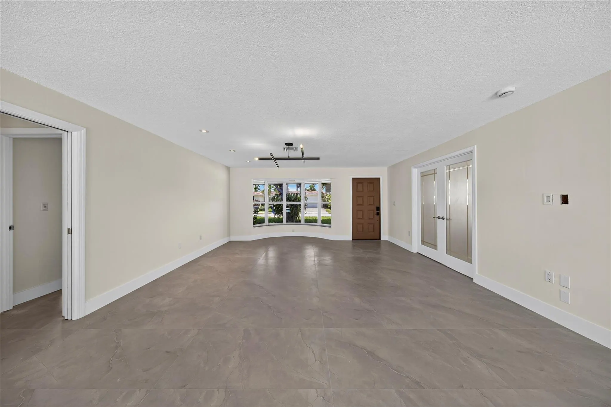 1461 NE 57th Ct