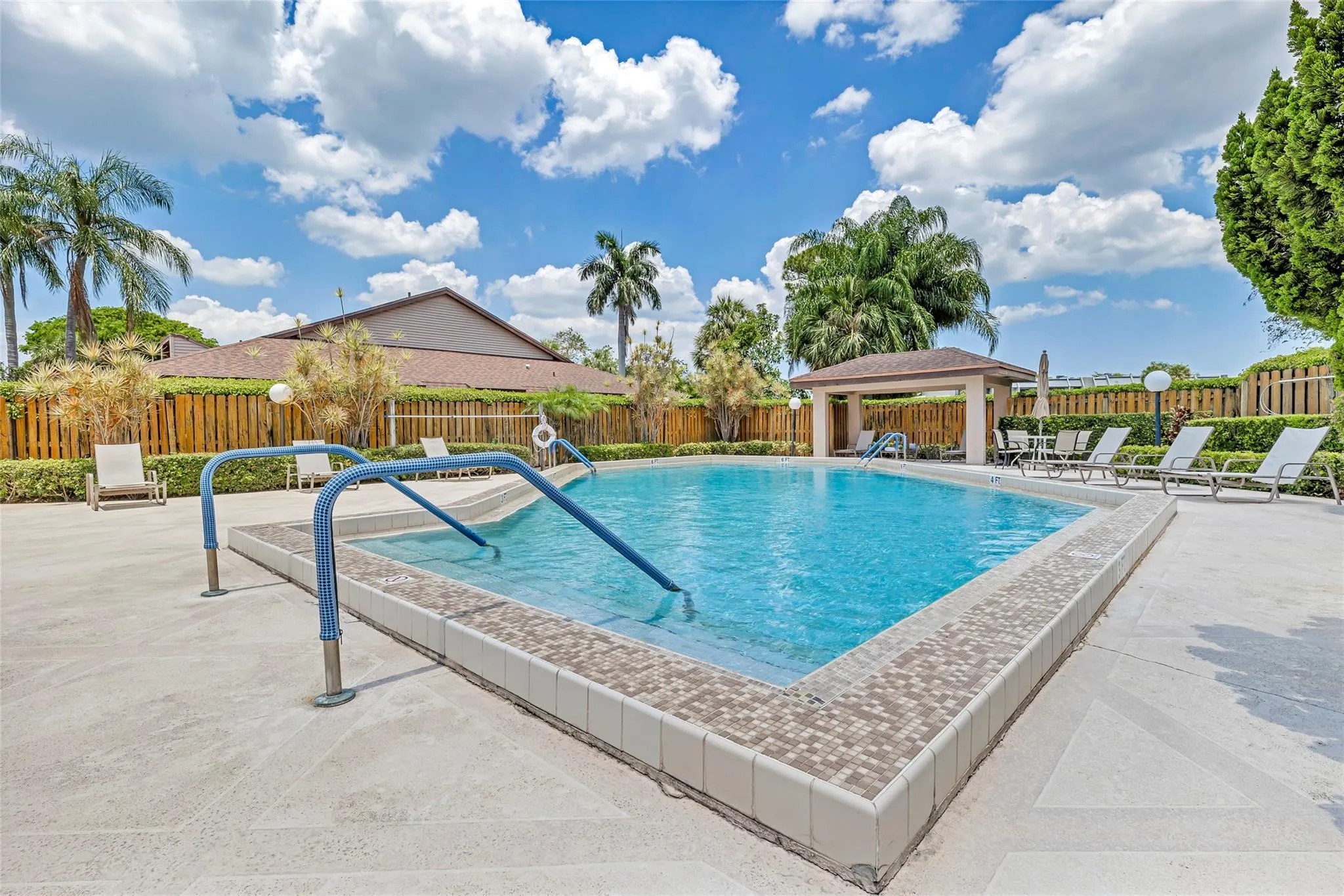 4702 Fountains Dr, #205