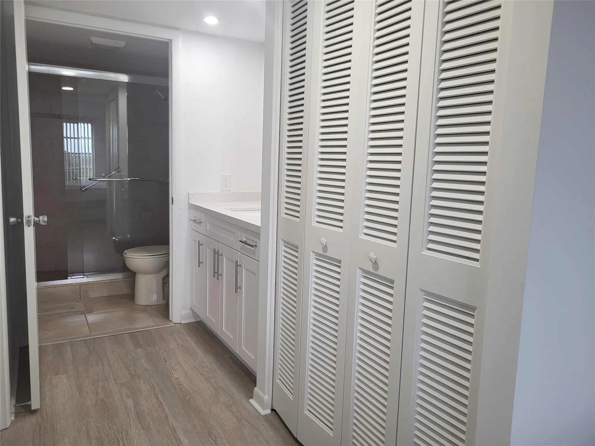 10777 W Sample Rd, #904