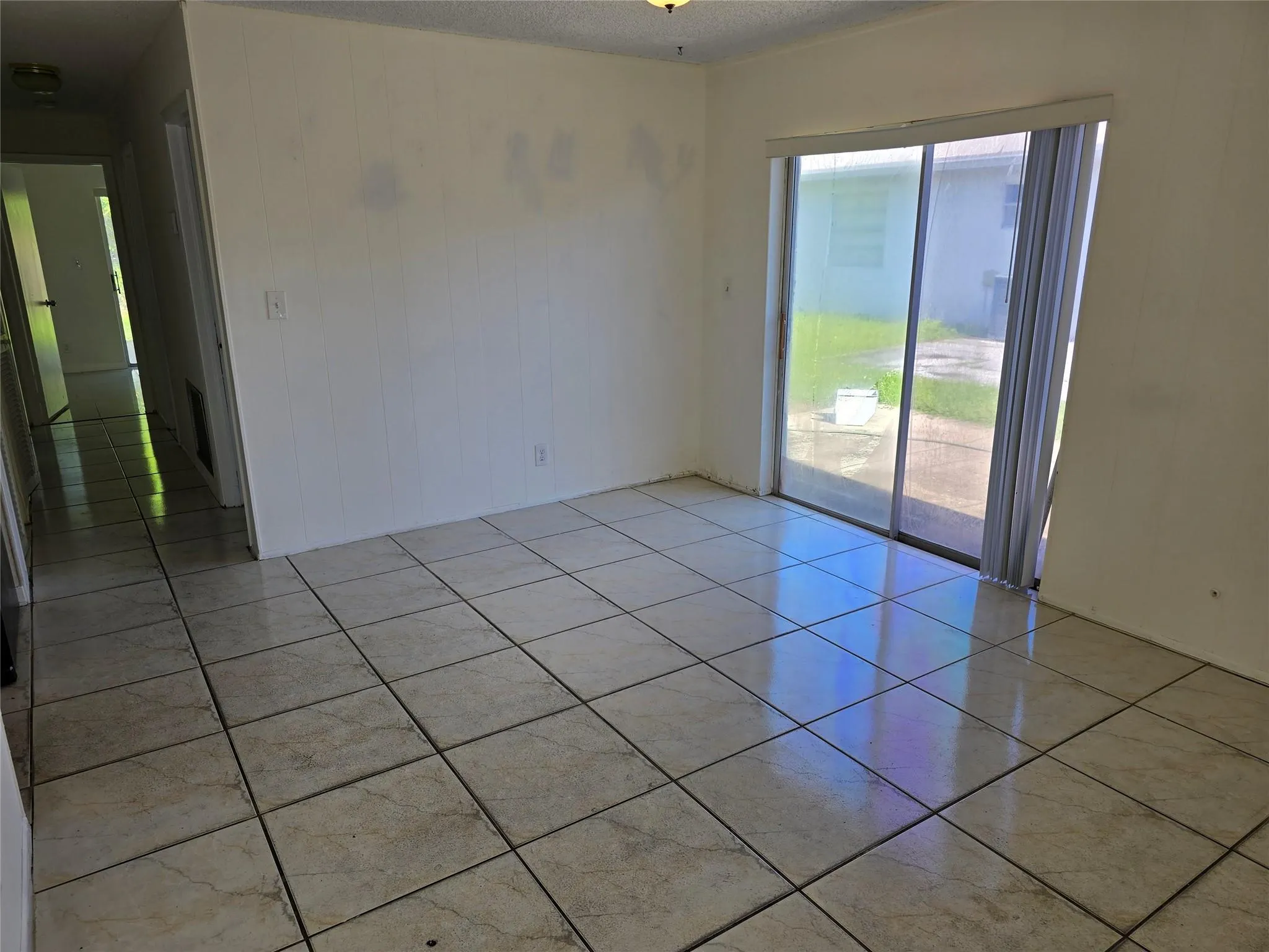 433 SW 61st Ter