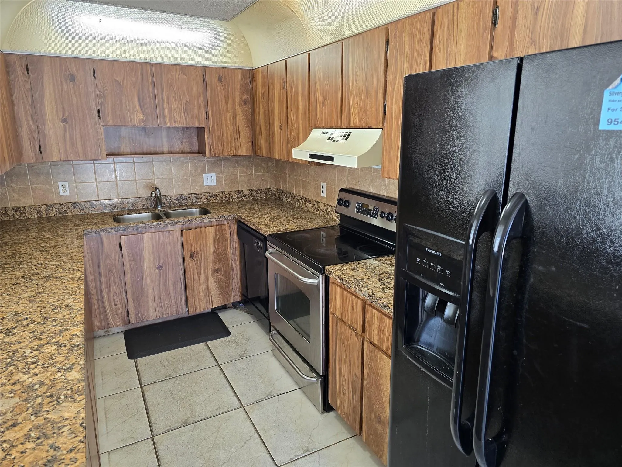 433 SW 61st Ter