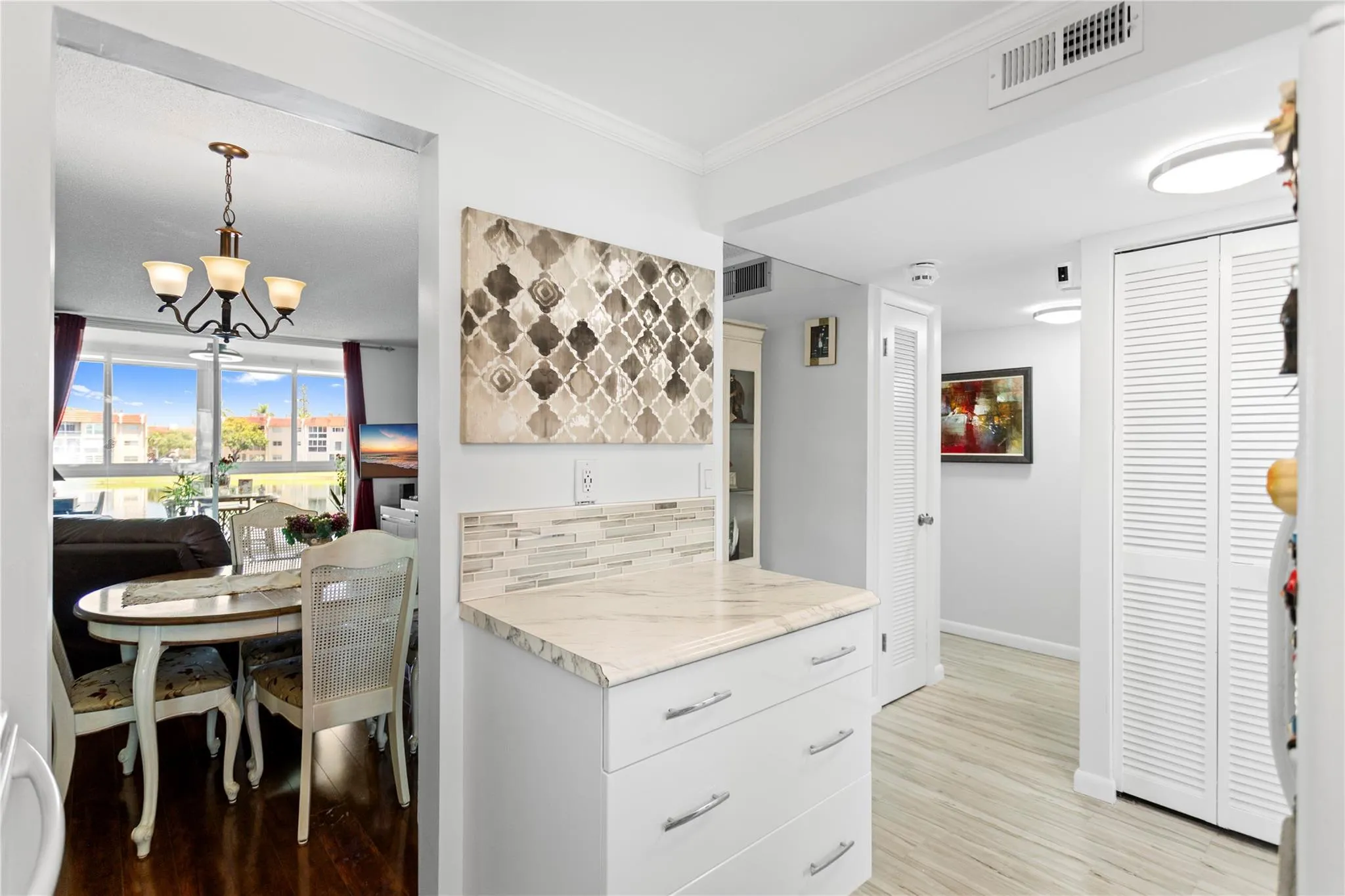 2801 N Pine Island Rd, #208
