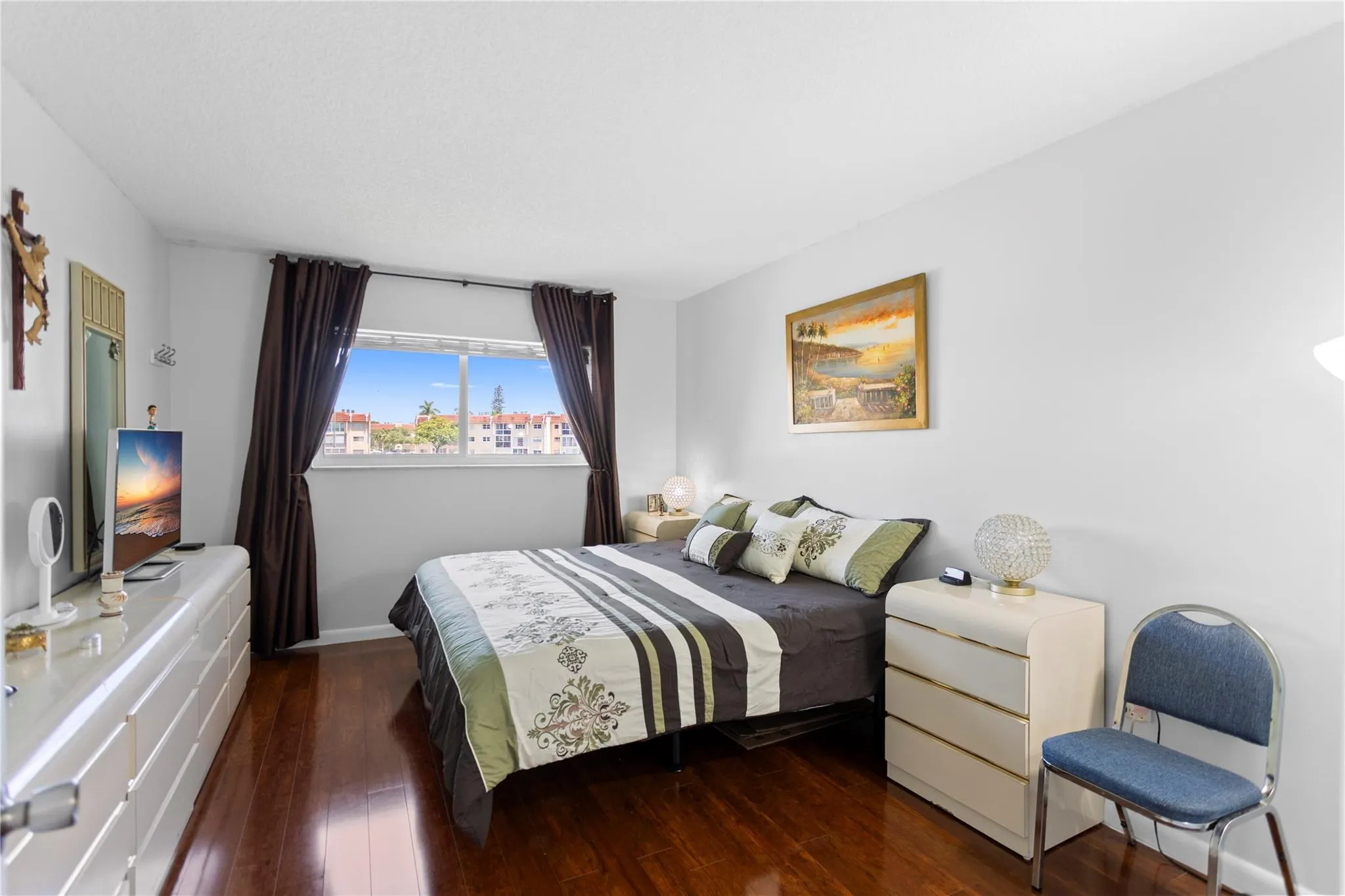 2801 N Pine Island Rd, #208