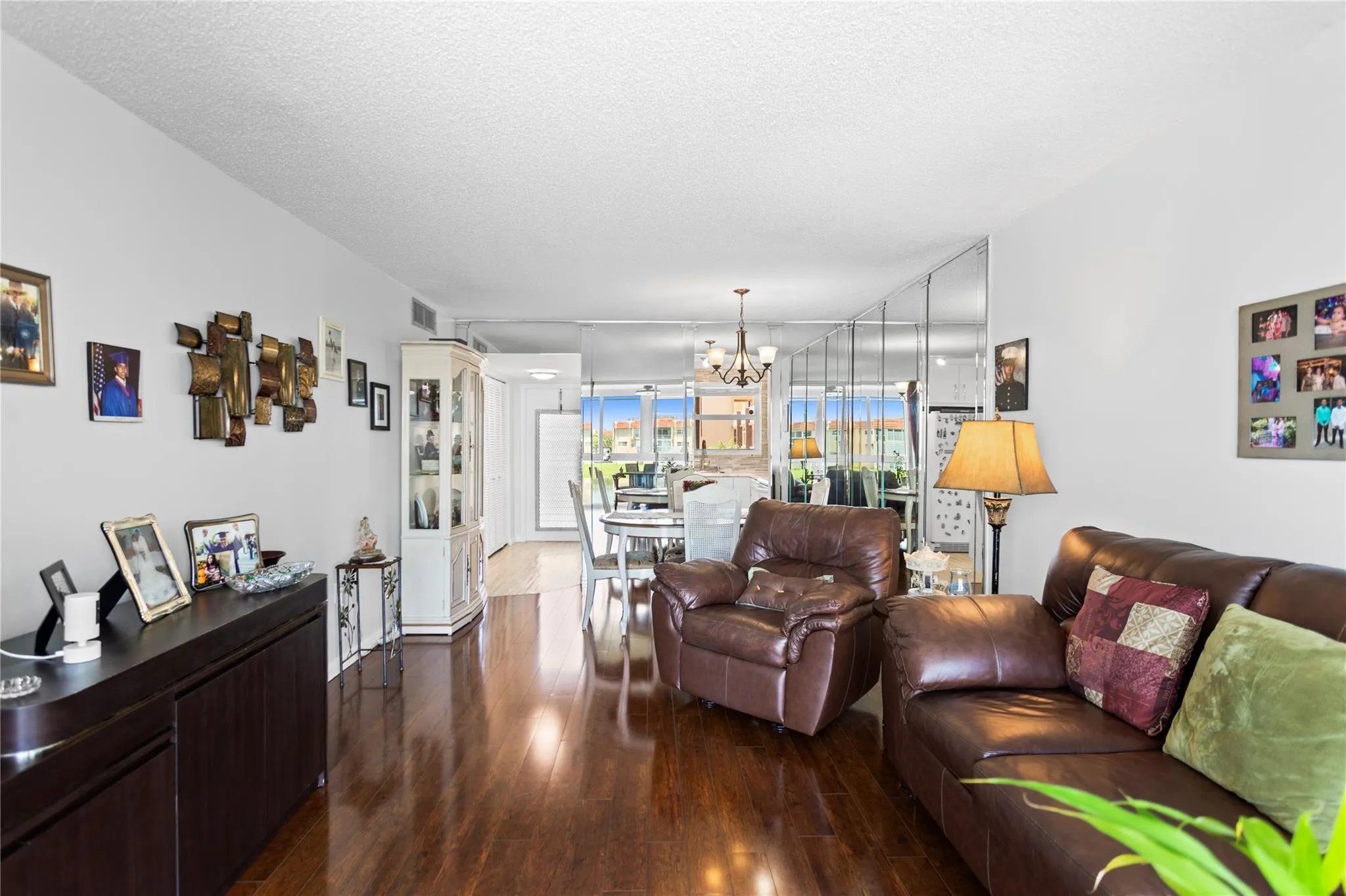 2801 N Pine Island Rd, #208