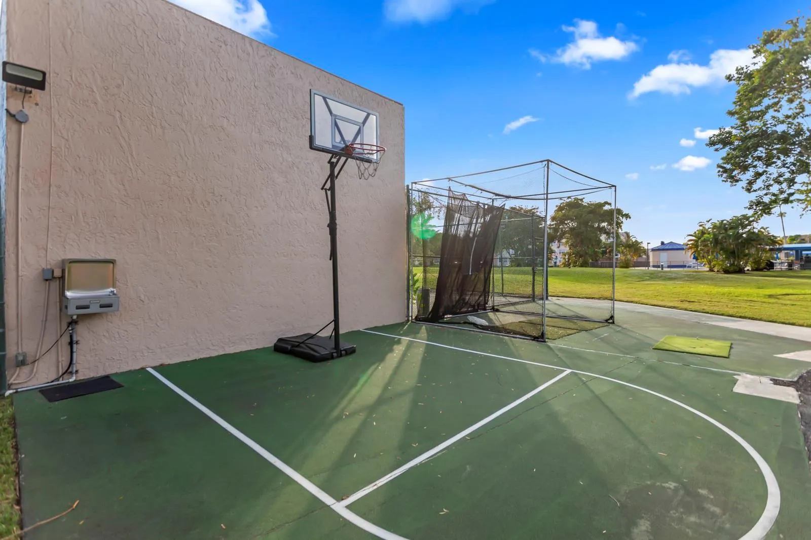2801 N Pine Island Rd, #208