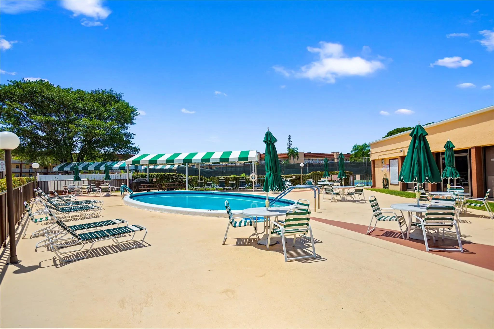 2801 N Pine Island Rd, #208