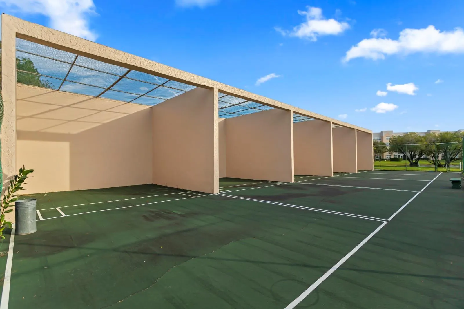 2801 N Pine Island Rd, #208