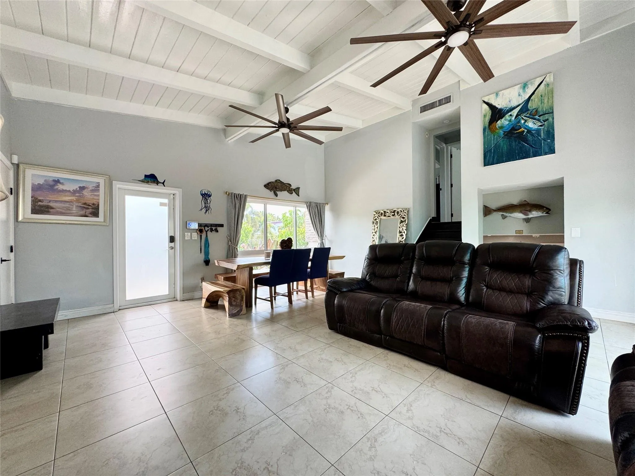 2413 Sugarloaf Ln