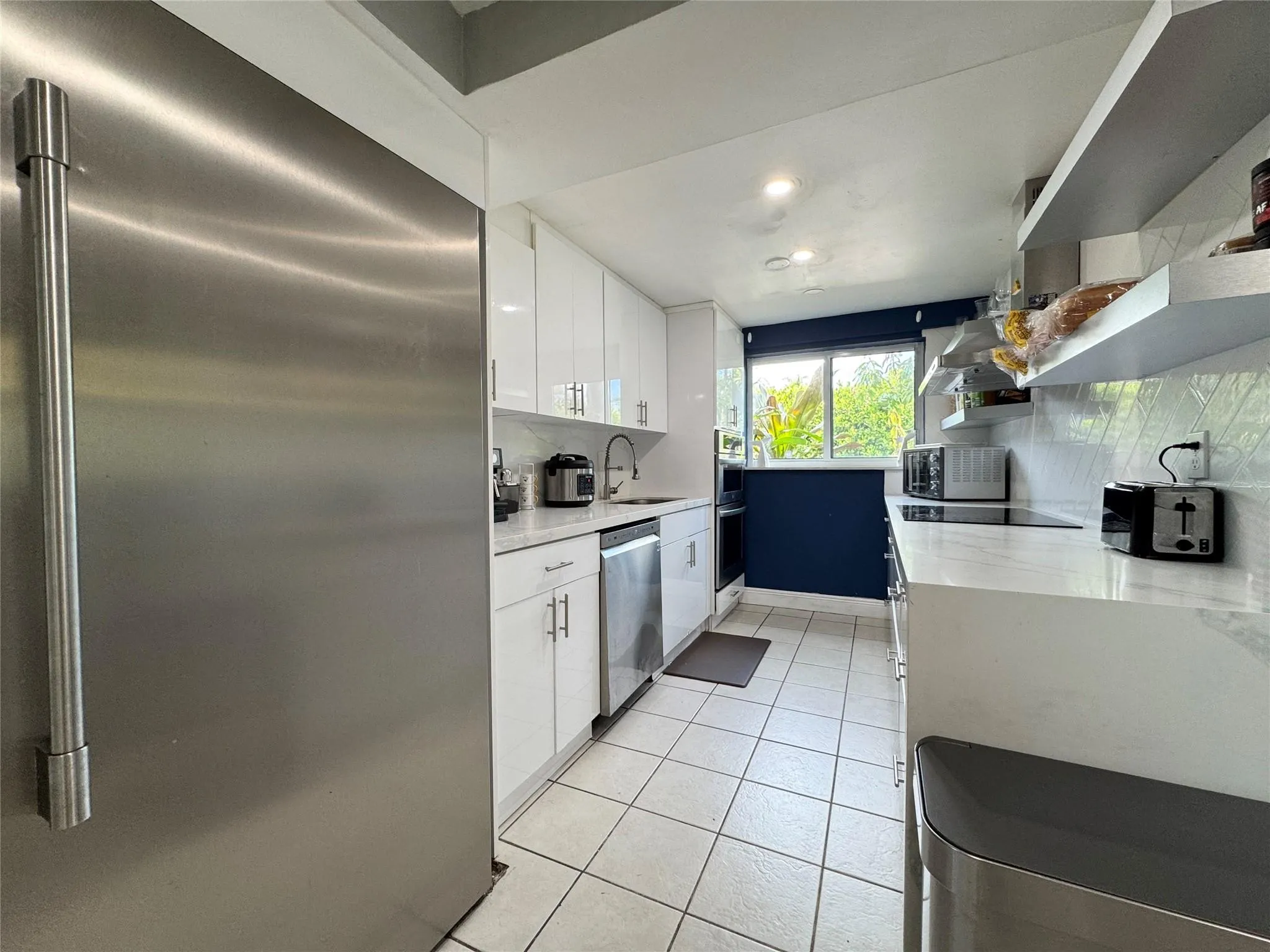 2413 Sugarloaf Ln