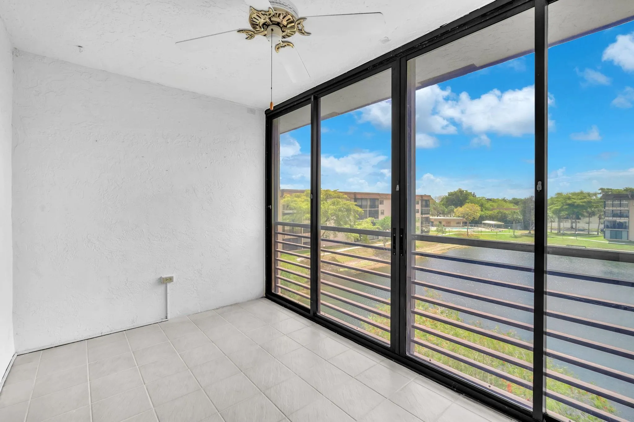4930 E Sabal Palm Blvd, #414