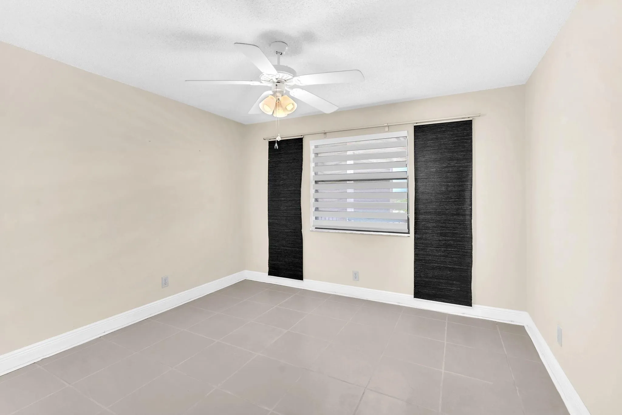 4930 E Sabal Palm Blvd, #414