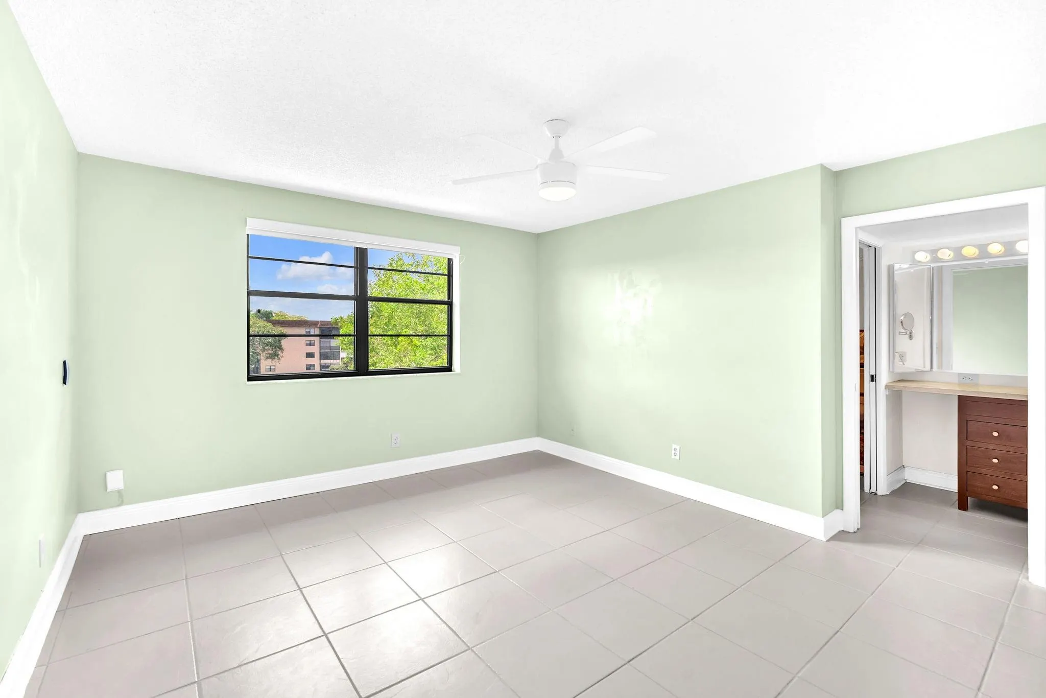 4930 E Sabal Palm Blvd, #414
