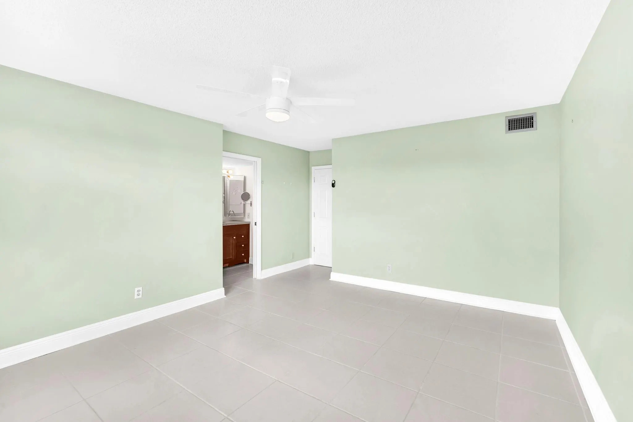 4930 E Sabal Palm Blvd, #414