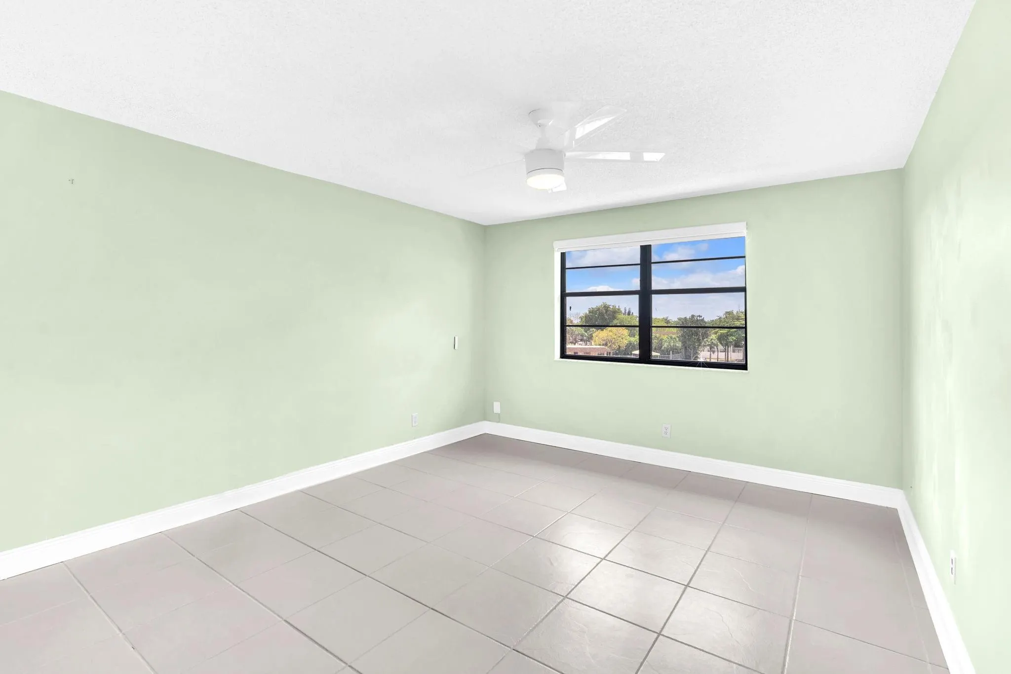 4930 E Sabal Palm Blvd, #414