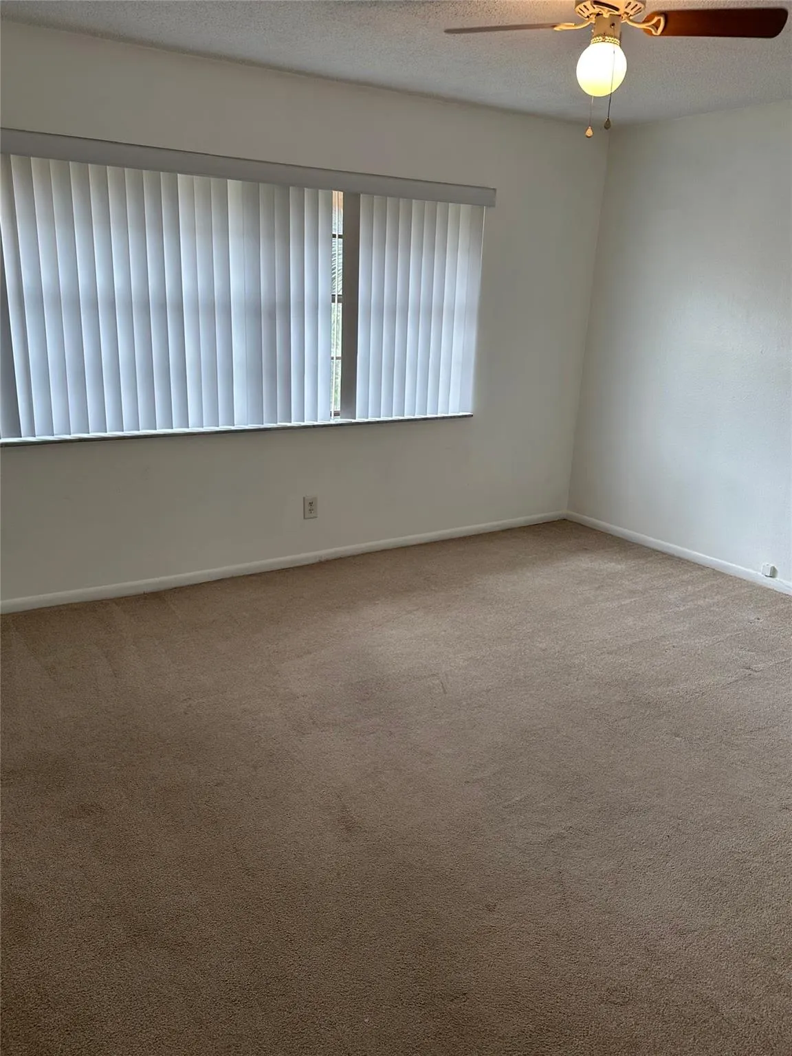 32 Spinning Wheel Ln, #32