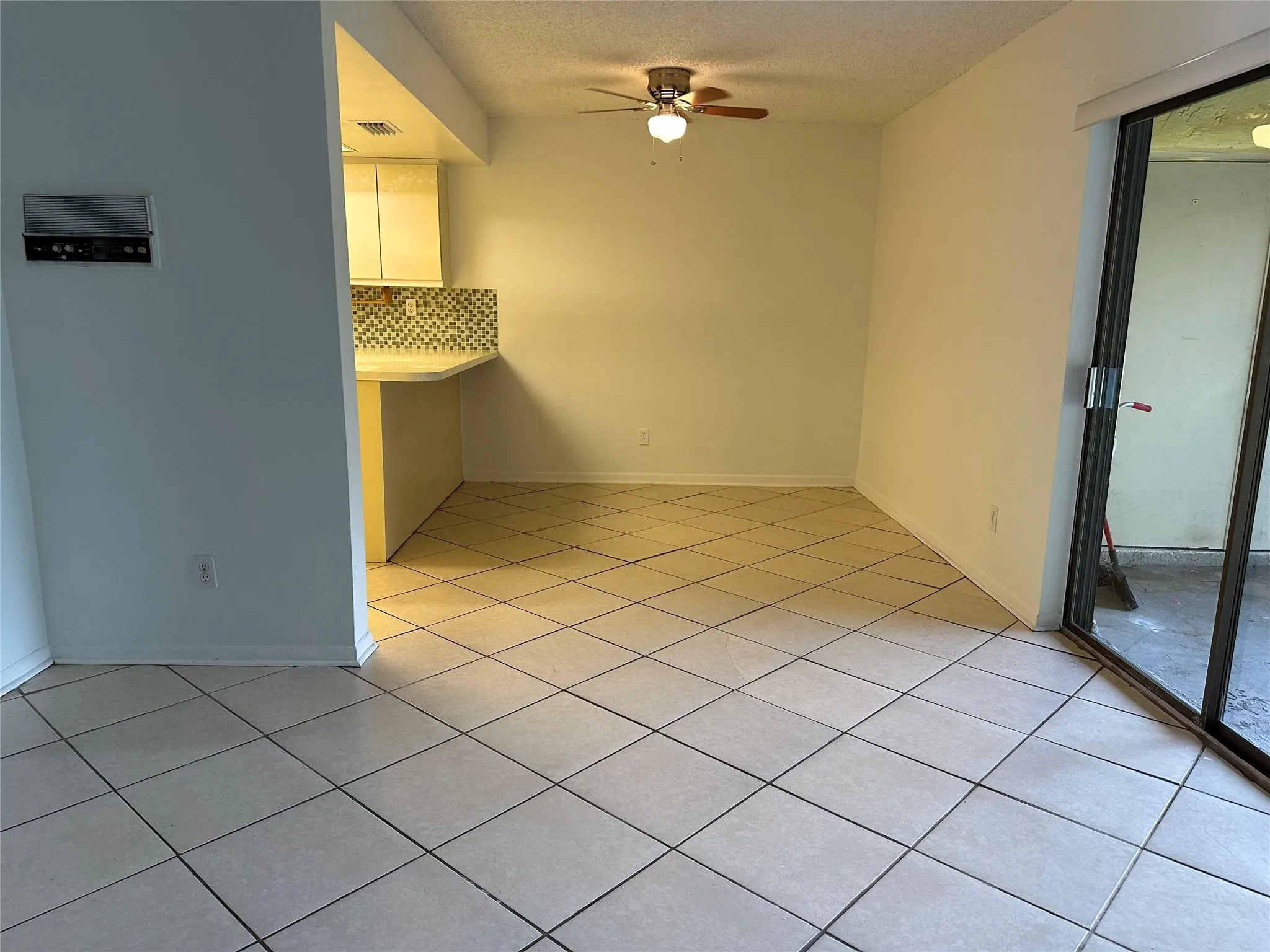 32 Spinning Wheel Ln, #32