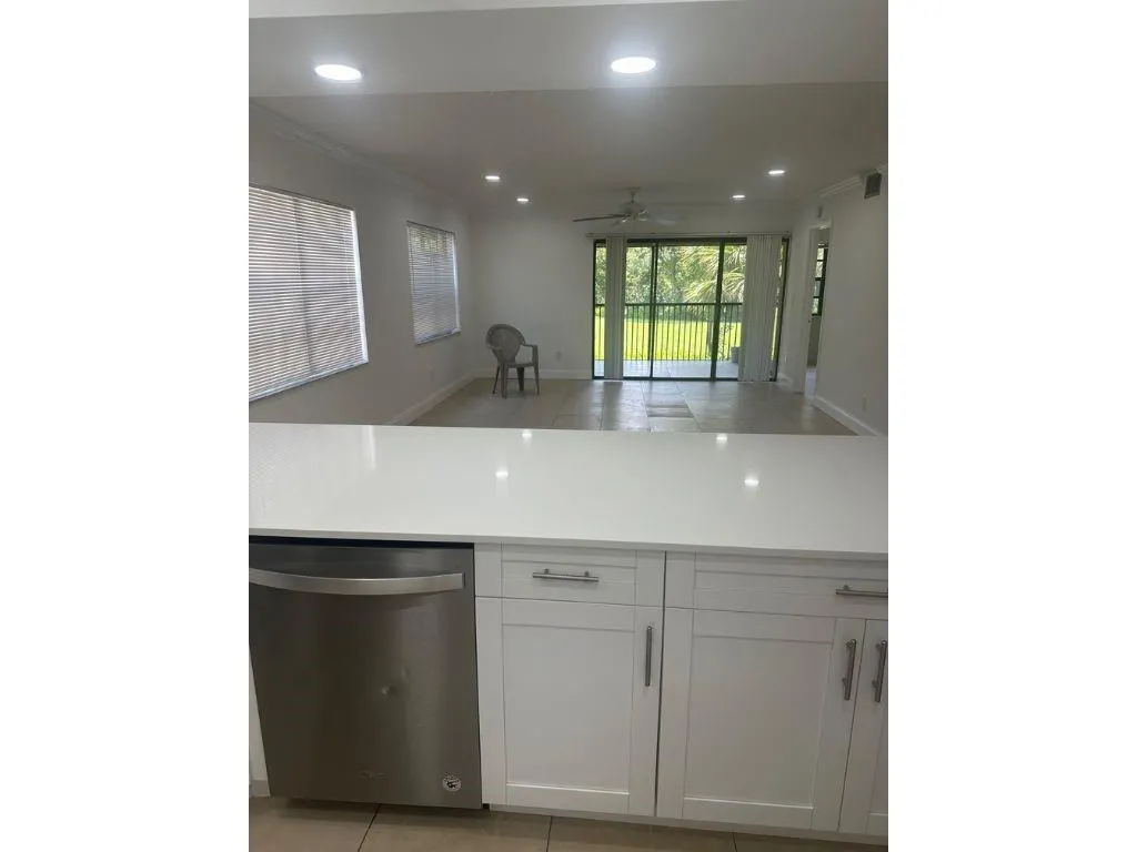 1520 NW 45th St, #0