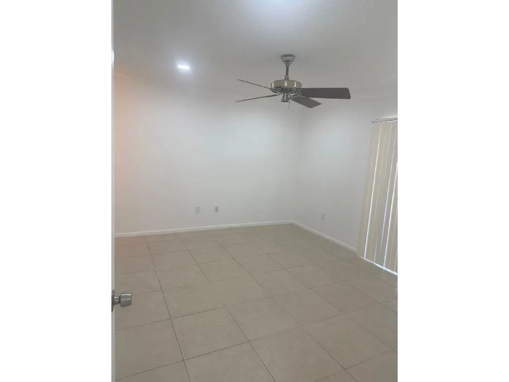 1520 NW 45th St, #0