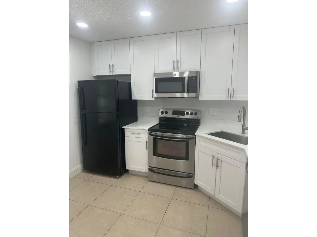 1520 NW 45th St, #0