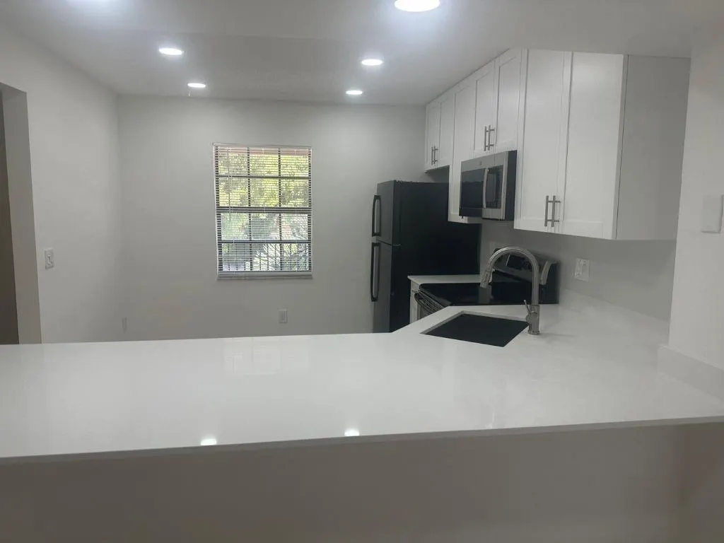 1520 NW 45th St, #0