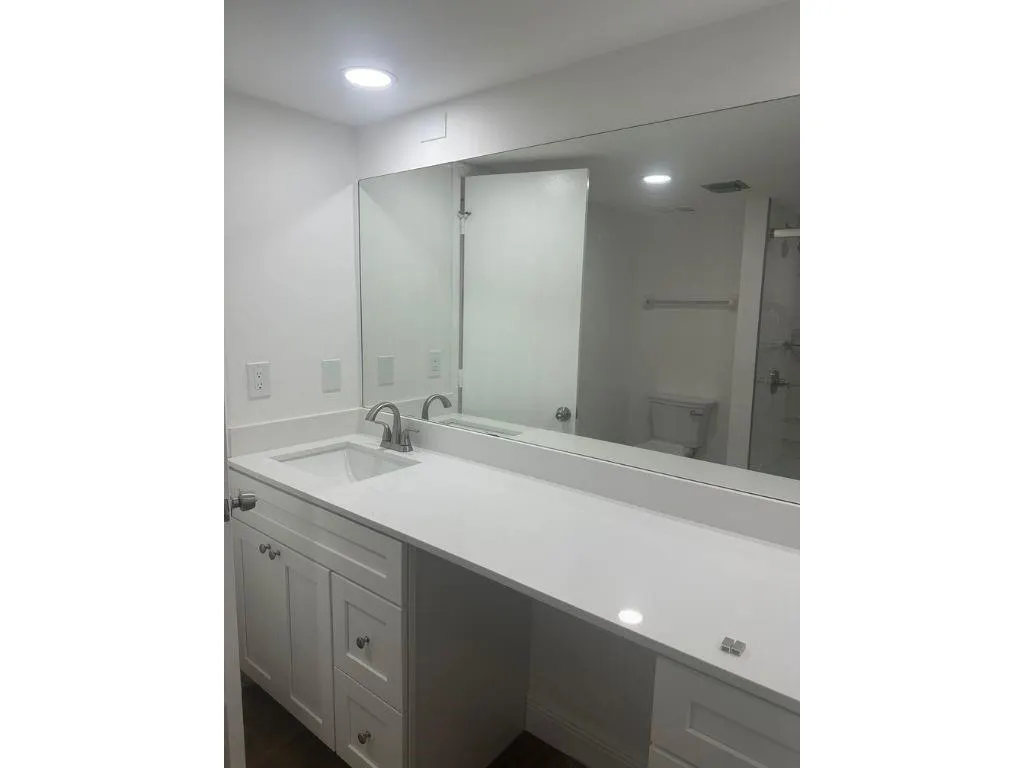 1520 NW 45th St, #0