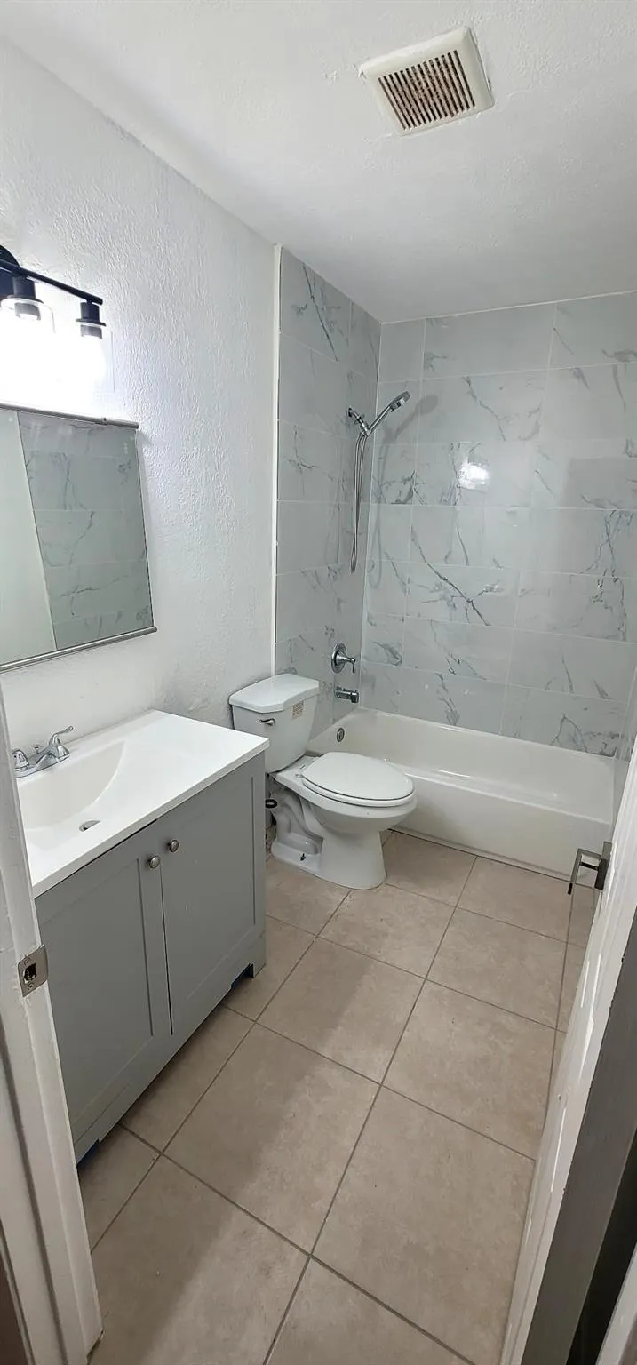 8053 SW 21st Ct, #8053