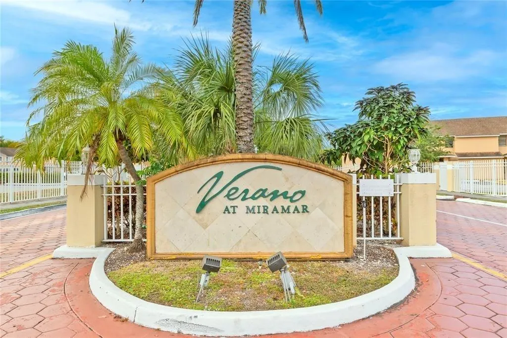 8053 SW 21st Ct, #8053