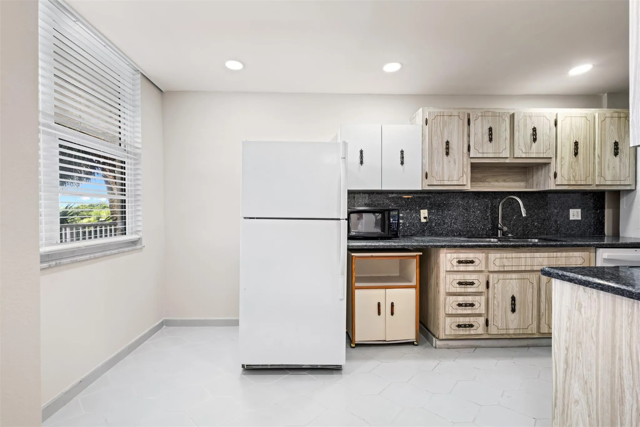 250 Jacaranda Dr, #312