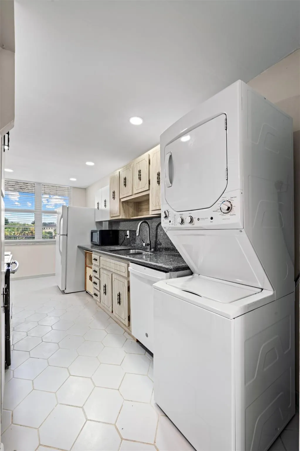 250 Jacaranda Dr, #312