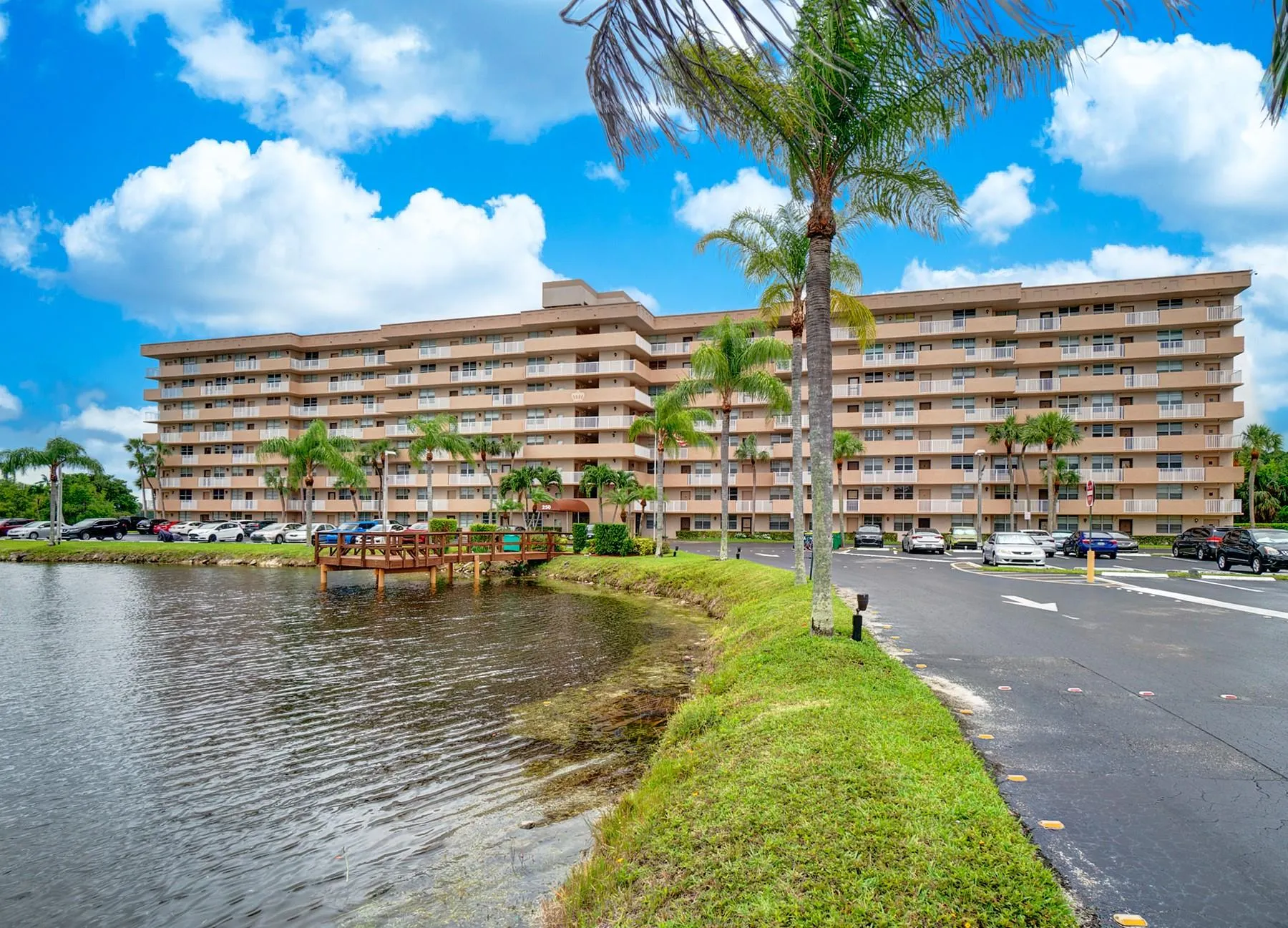 250 Jacaranda Dr, #312