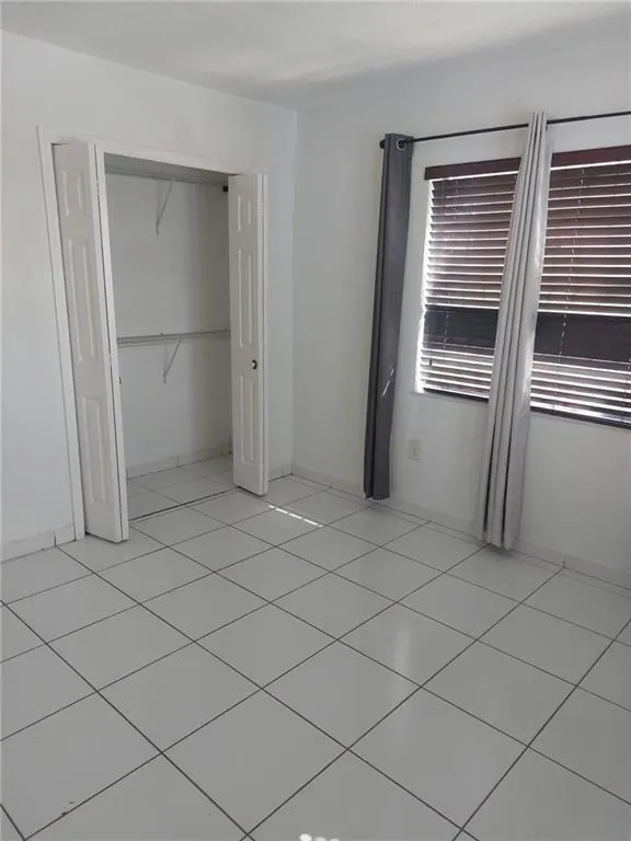 2775 W 52 ST, #101