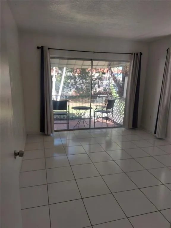 2775 W 52 ST, #101