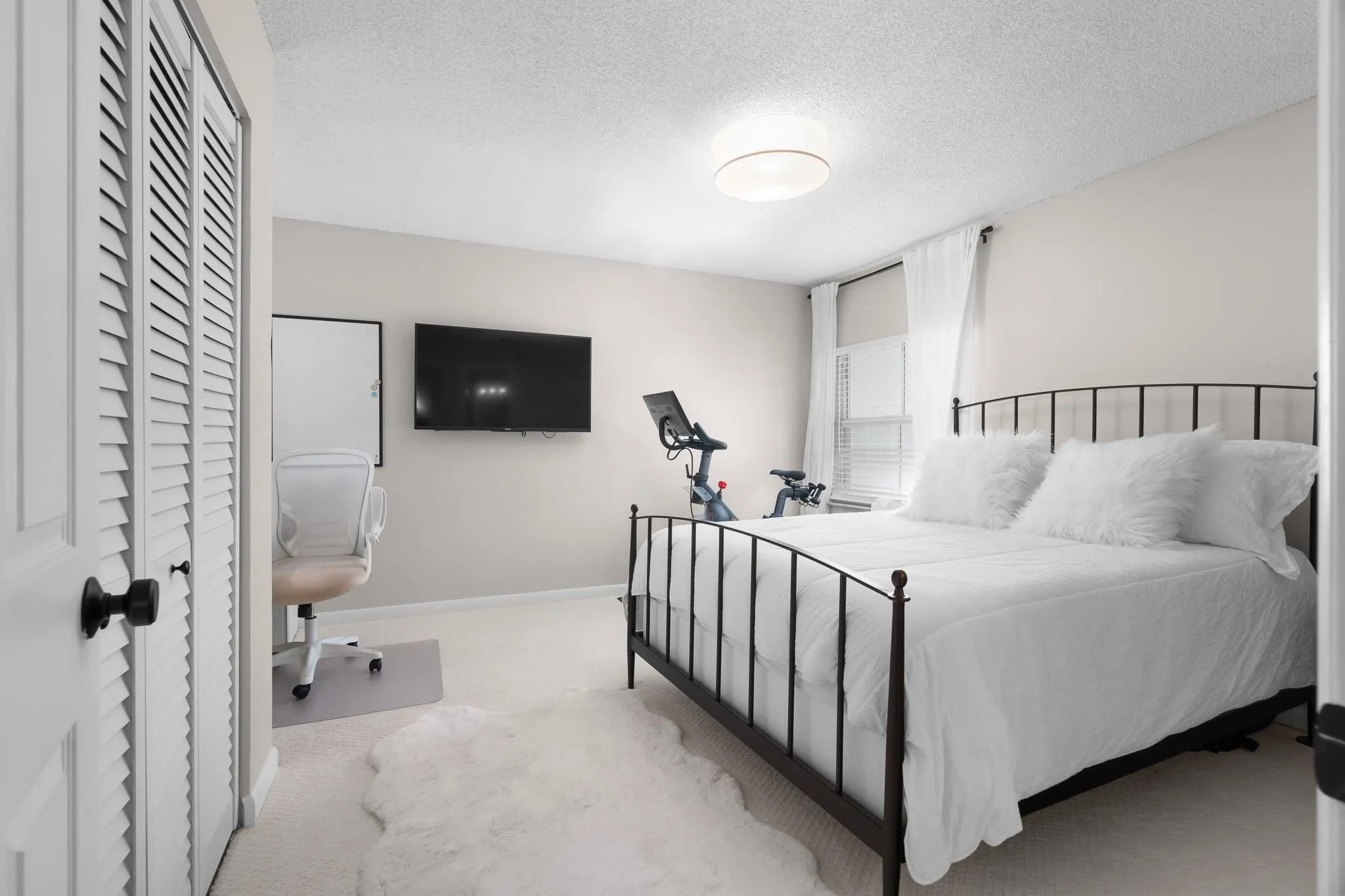 1321 Bayview Dr, #4