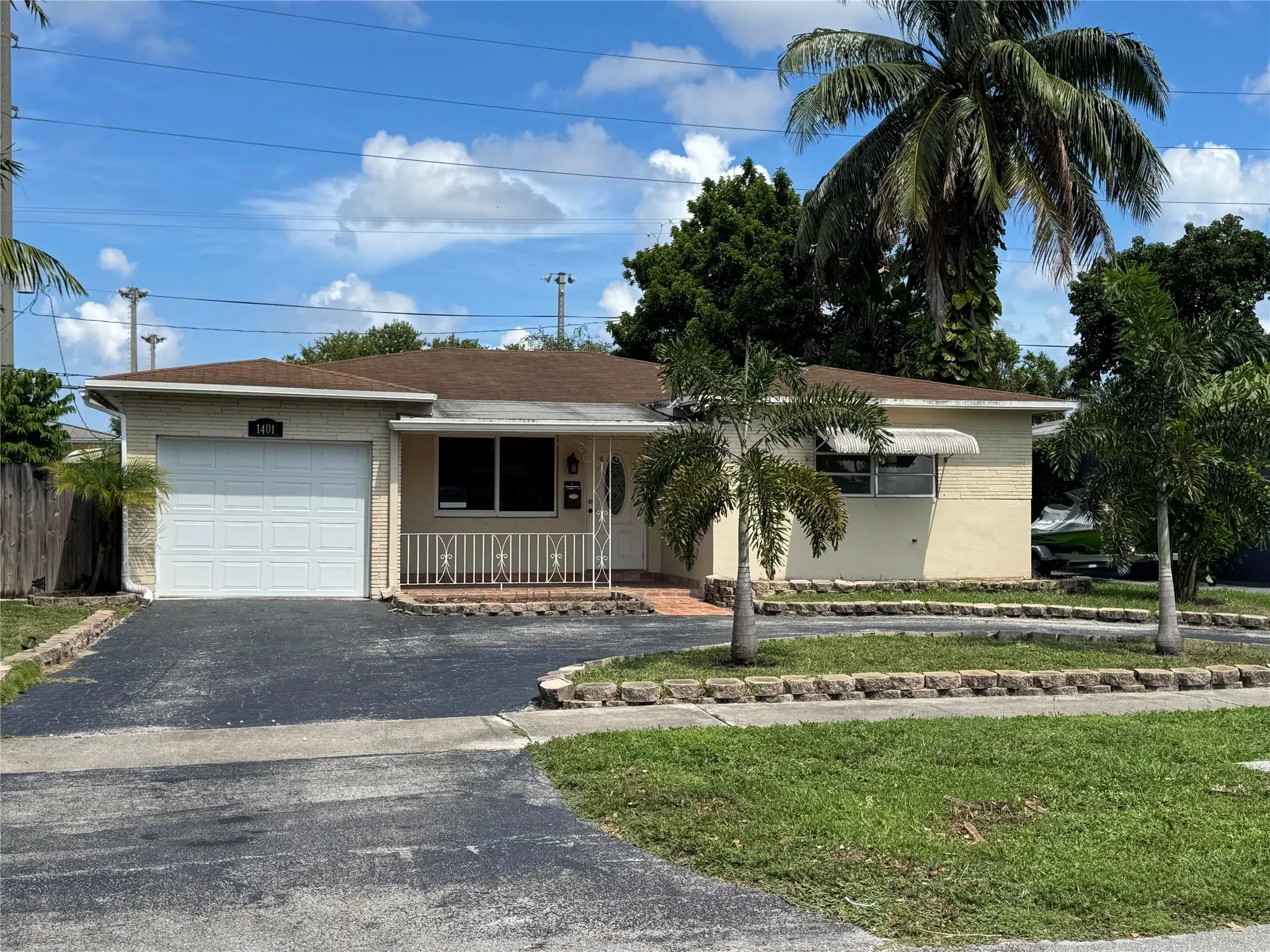 1401 N 31st Rd
