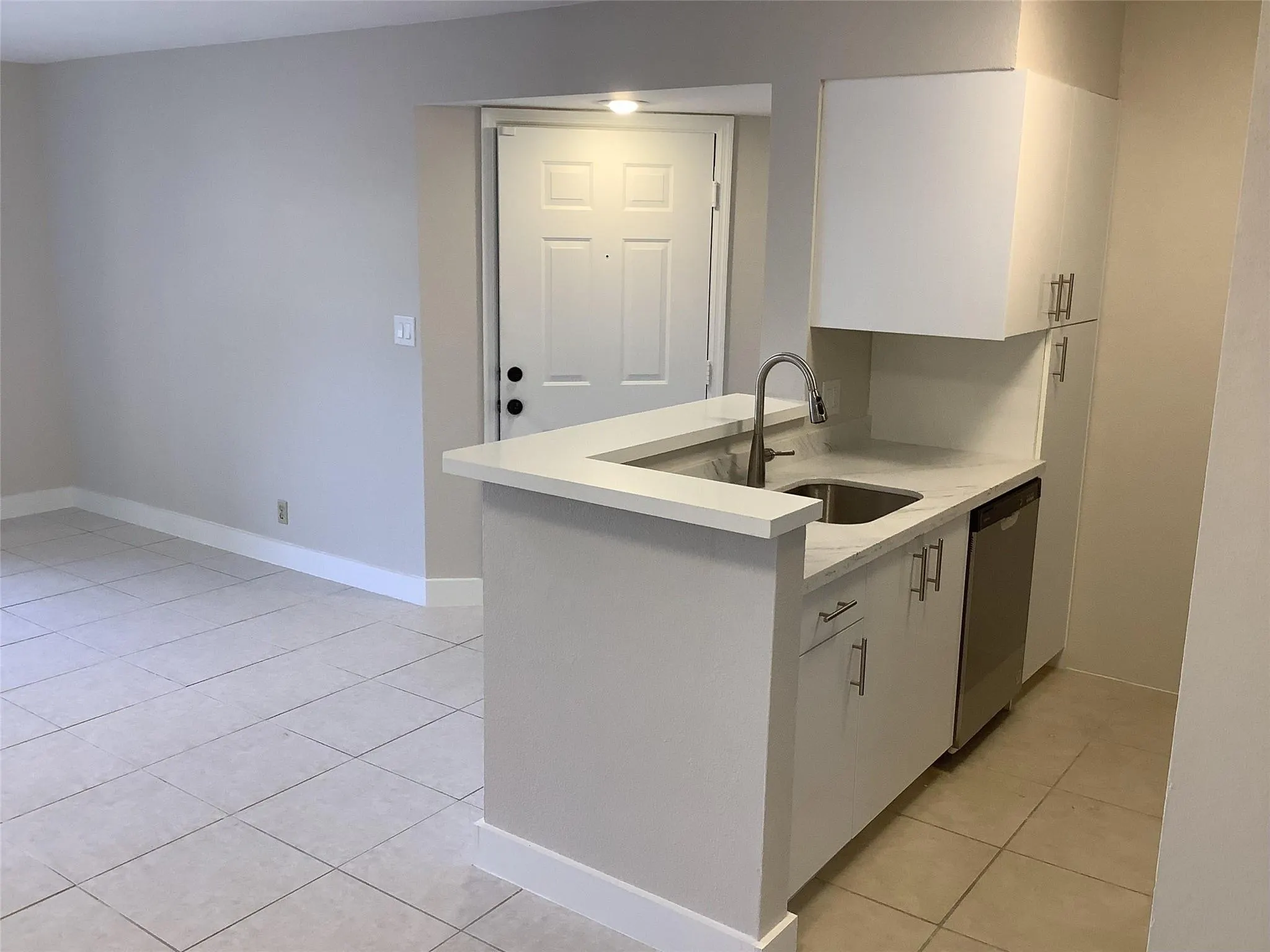 2926 S University Dr, #6104
