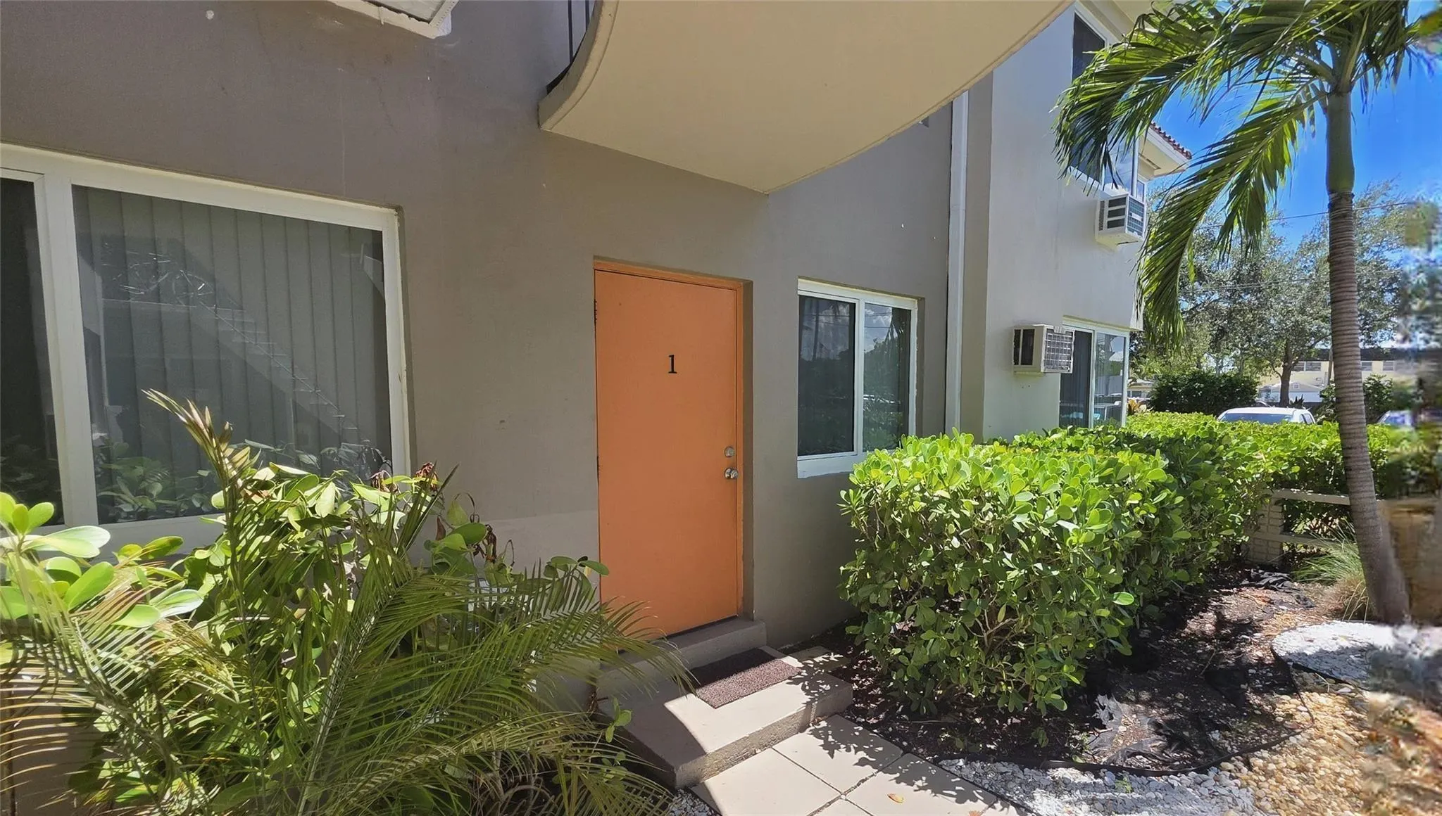 611 Ponce De Leon Dr, #1