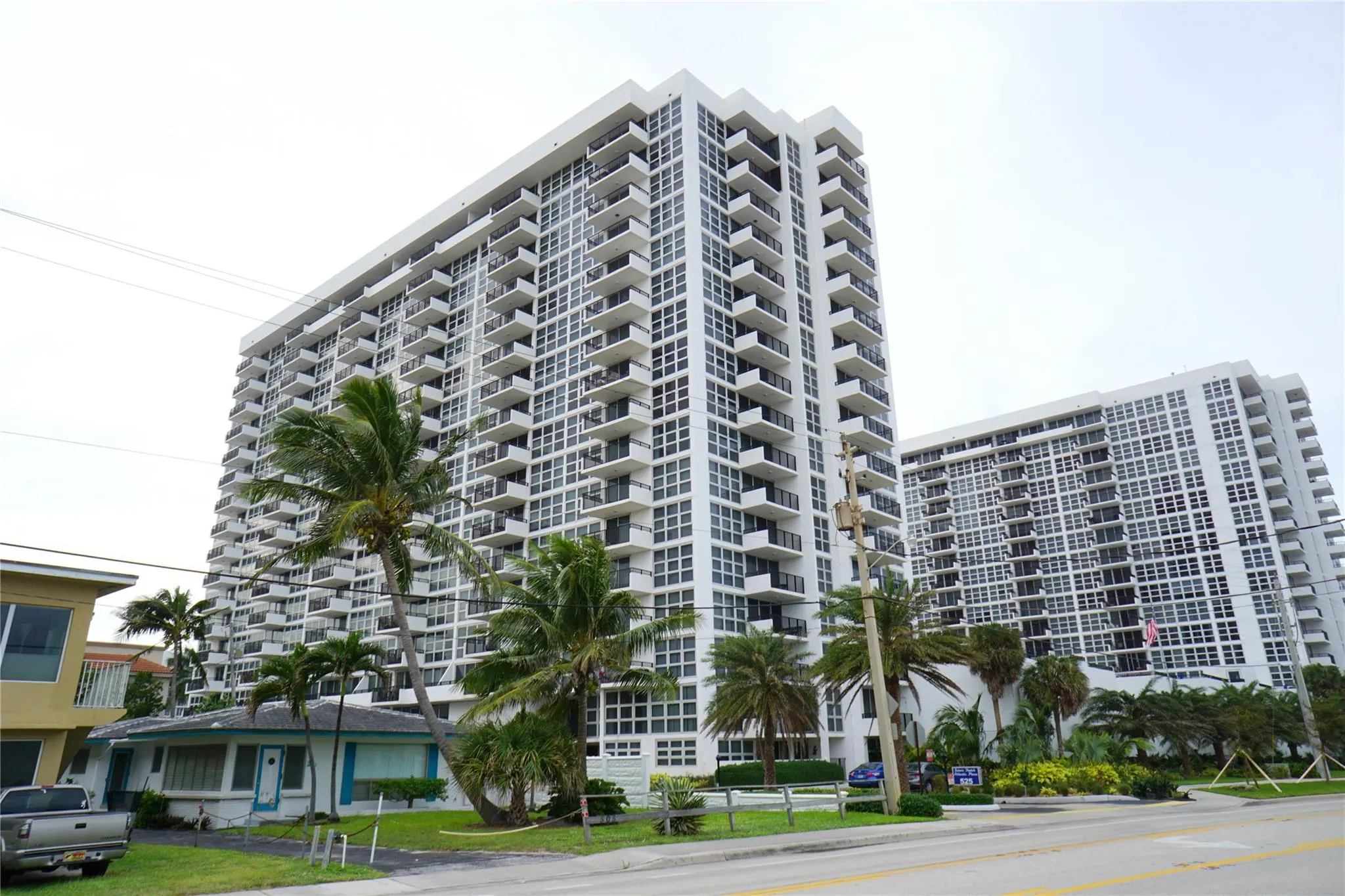 525 N Ocean Blvd, #1025