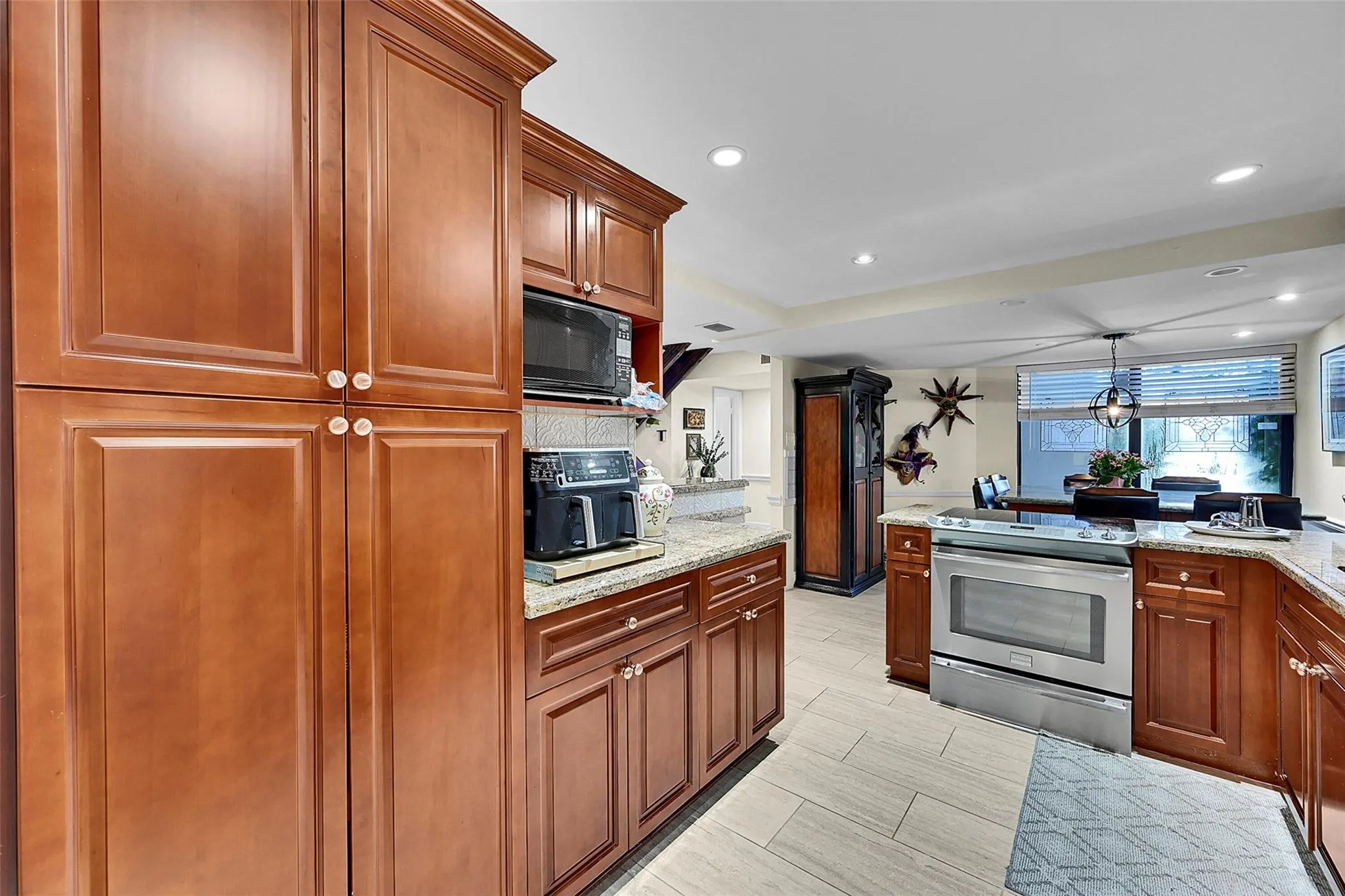 9713 N New River Canal Rd, #301
