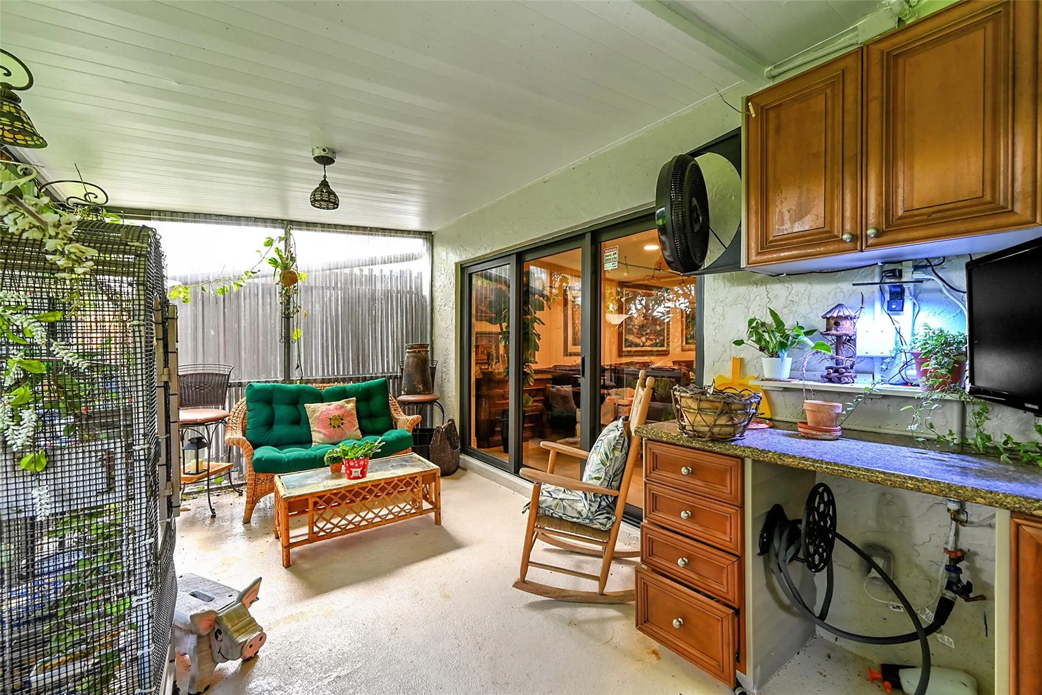 9713 N New River Canal Rd, #301